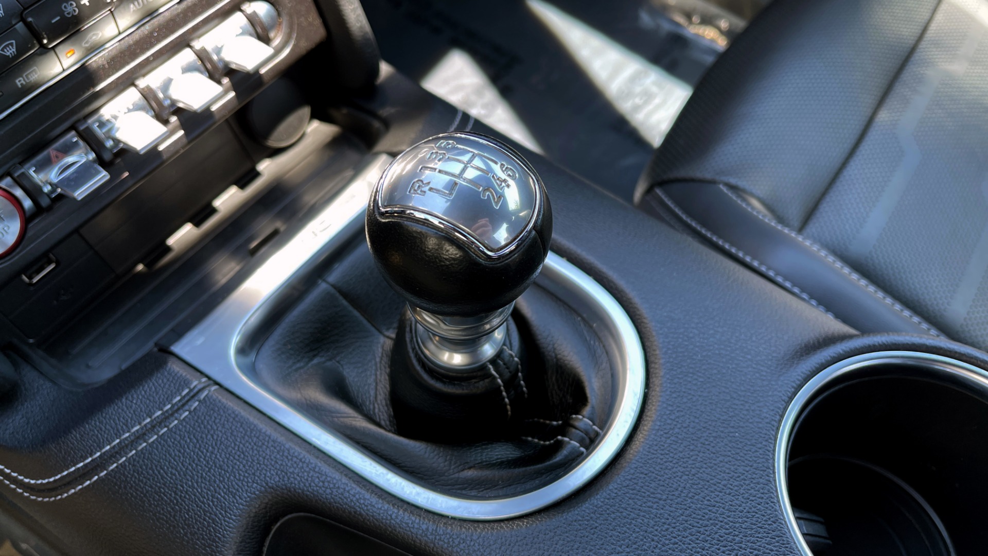 Used 2019 Ford MUSTANG GT PREMIUM COUPE / MANUAL / NAV /A/C / VENTILATED SEATS / 19IN WHLS / REARV for sale Sold at Formula Imports in Charlotte NC 28227 51