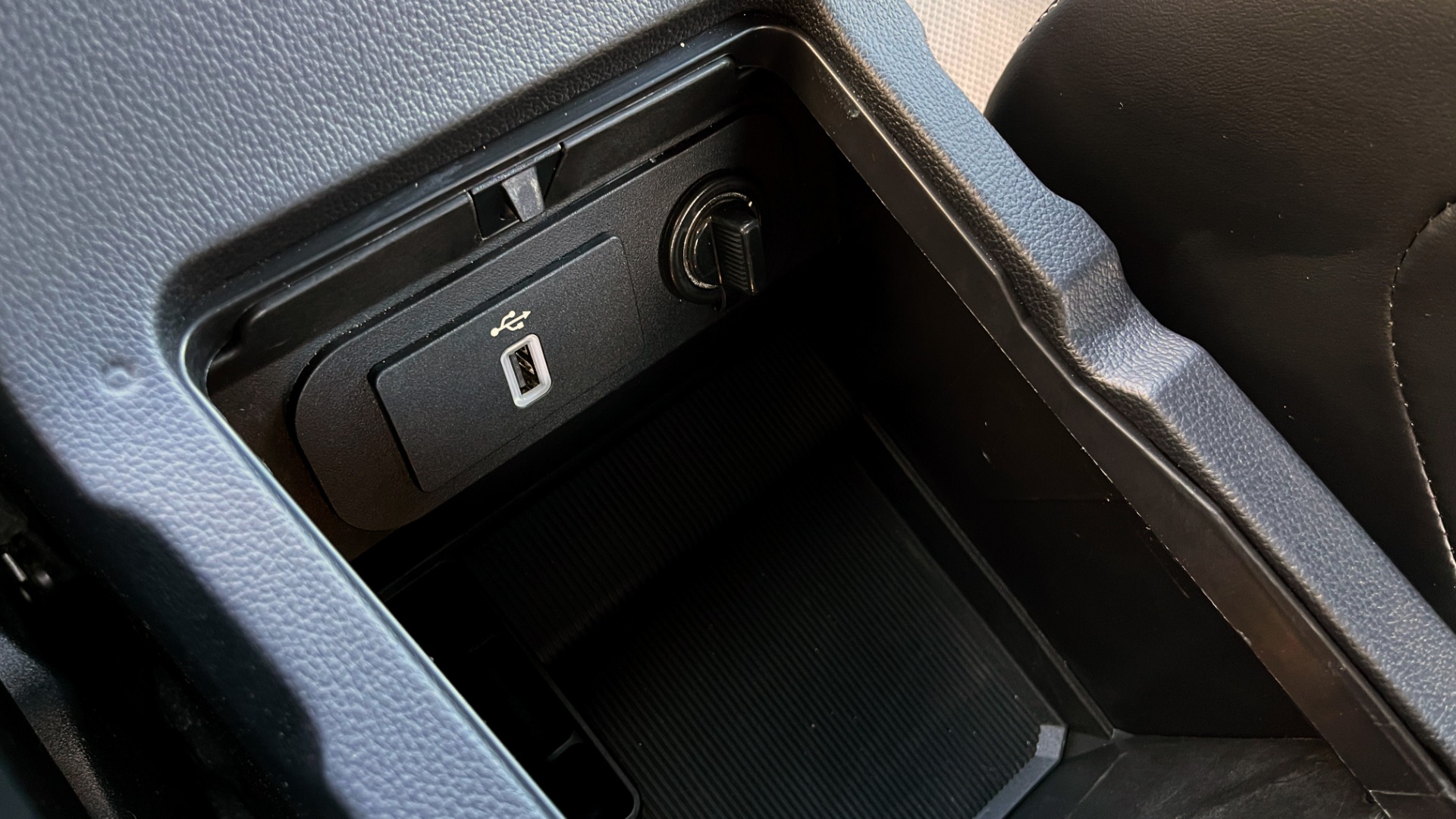 Used 2019 Ford MUSTANG GT PREMIUM COUPE / MANUAL / NAV /A/C / VENTILATED SEATS / 19IN WHLS / REARV for sale Sold at Formula Imports in Charlotte NC 28227 52