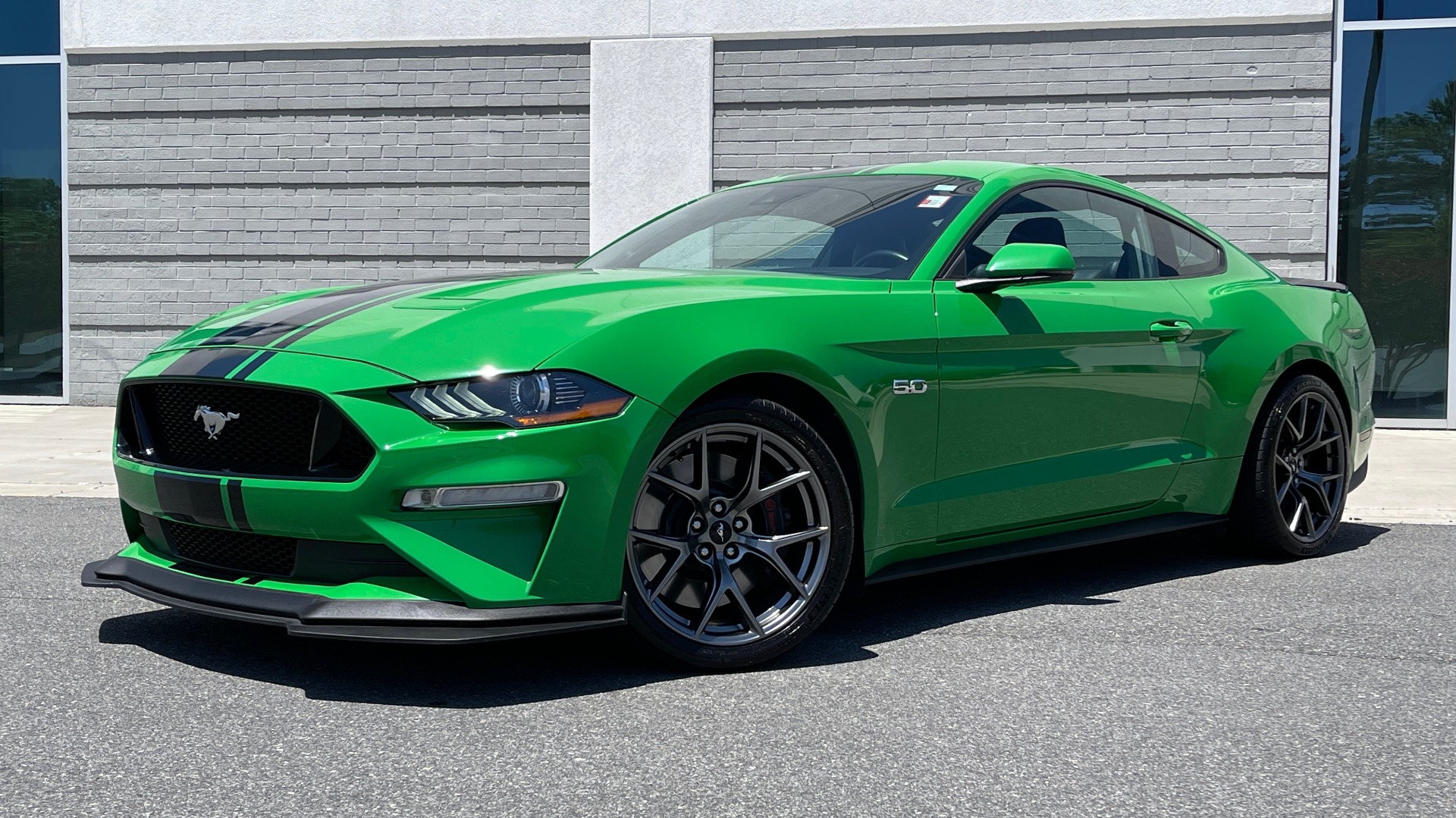 Used 2019 Ford MUSTANG GT PREMIUM COUPE / MANUAL / NAV /A/C / VENTILATED SEATS / 19IN WHLS / REARV for sale Sold at Formula Imports in Charlotte NC 28227 6