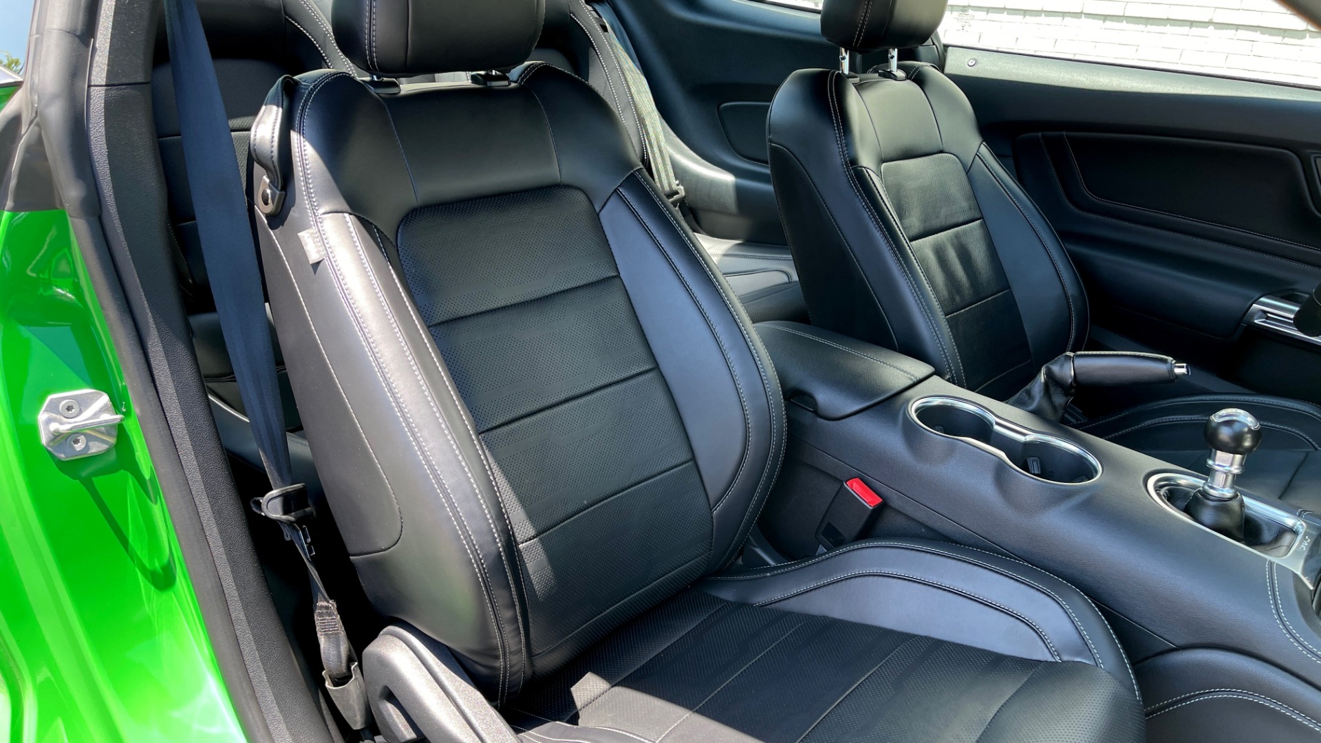 Used 2019 Ford MUSTANG GT PREMIUM COUPE / MANUAL / NAV /A/C / VENTILATED SEATS / 19IN WHLS / REARV for sale Sold at Formula Imports in Charlotte NC 28227 61
