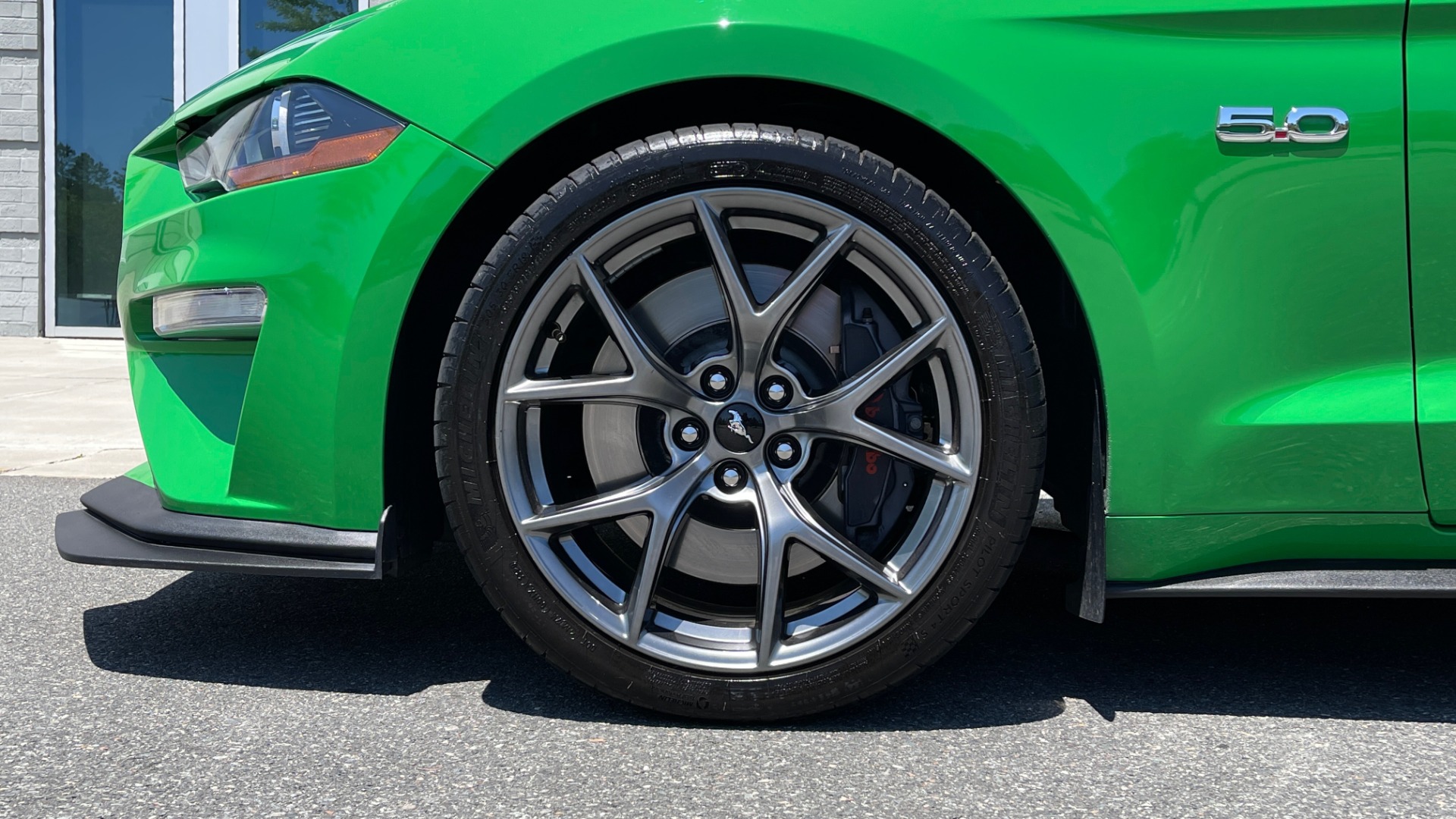 Used 2019 Ford MUSTANG GT PREMIUM COUPE / MANUAL / NAV /A/C / VENTILATED SEATS / 19IN WHLS / REARV for sale Sold at Formula Imports in Charlotte NC 28227 65