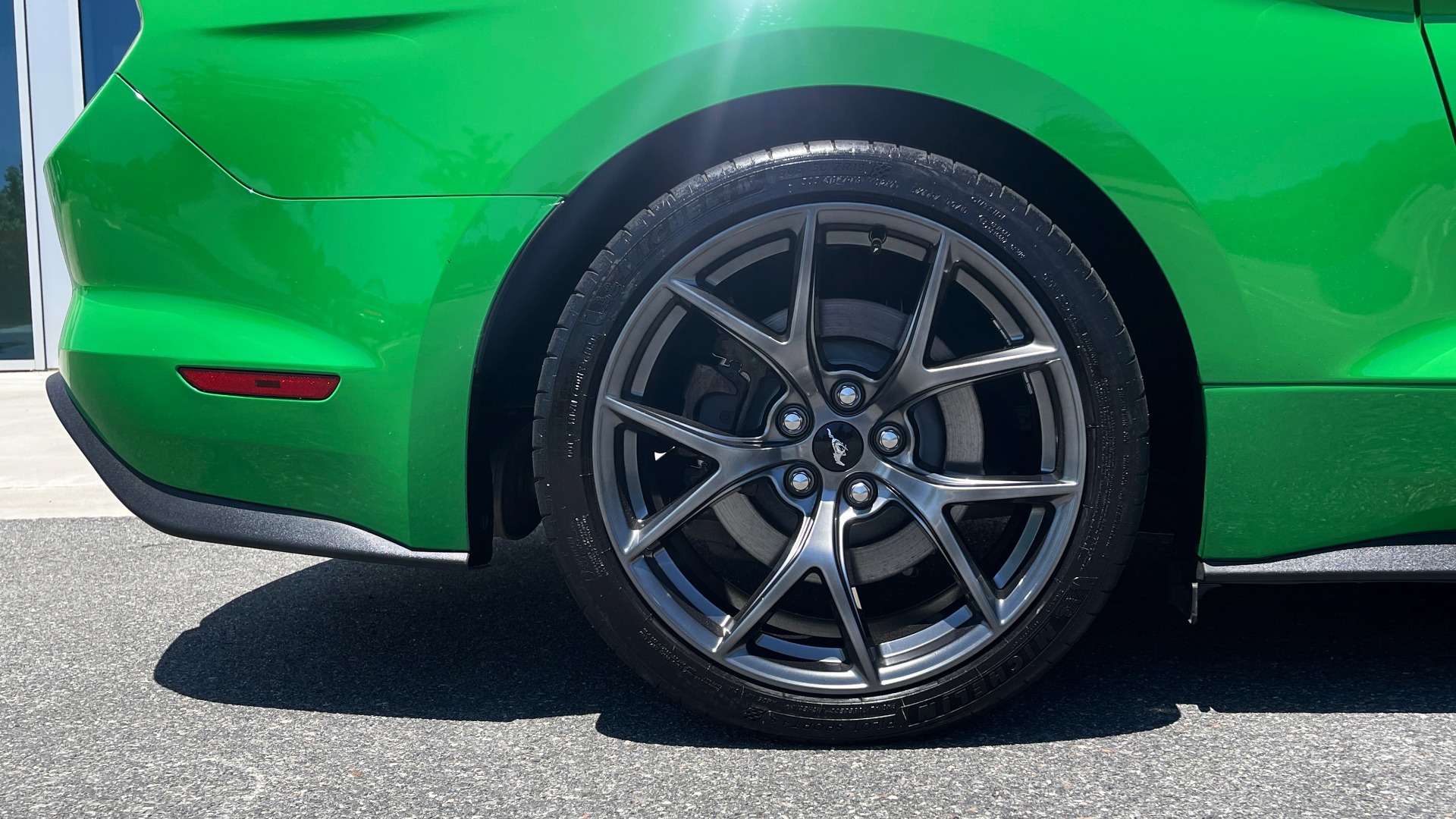 Used 2019 Ford MUSTANG GT PREMIUM COUPE / MANUAL / NAV /A/C / VENTILATED SEATS / 19IN WHLS / REARV for sale Sold at Formula Imports in Charlotte NC 28227 67