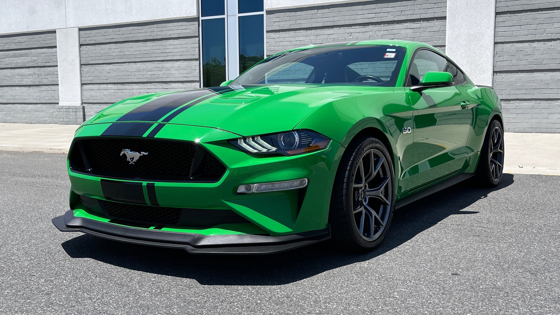 Used 2019 Ford MUSTANG GT PREMIUM COUPE / MANUAL / NAV /A/C / VENTILATED SEATS / 19IN WHLS / REARV for sale Sold at Formula Imports in Charlotte NC 28227 1