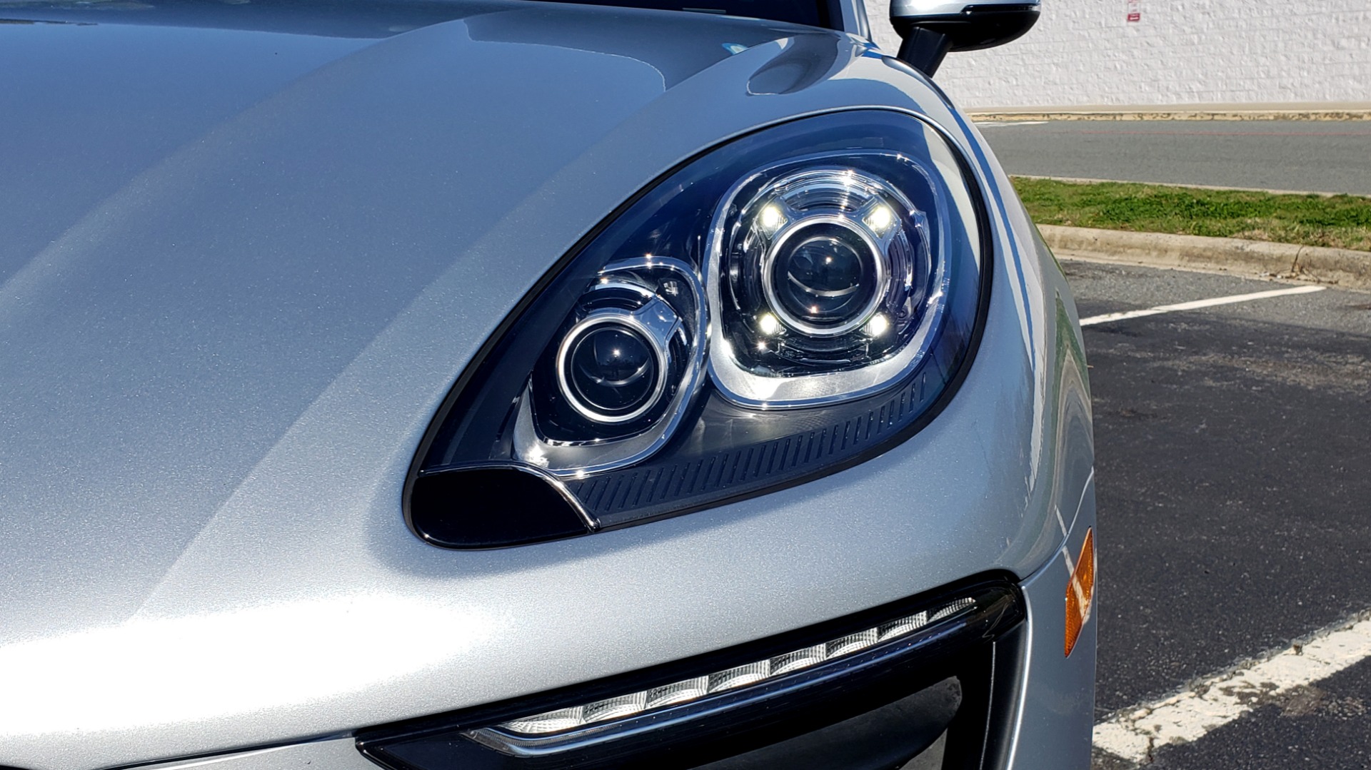 Used 2018 Porsche MACAN AWD / PDK / NAV / PANO-ROOF / BOSE / REARVIEW / LCA for sale Sold at Formula Imports in Charlotte NC 28227 23
