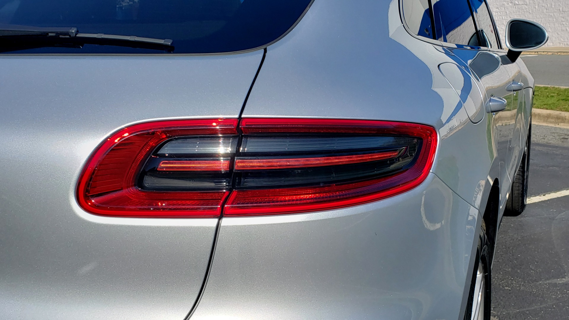 Used 2018 Porsche MACAN AWD / PDK / NAV / PANO-ROOF / BOSE / REARVIEW / LCA for sale Sold at Formula Imports in Charlotte NC 28227 30