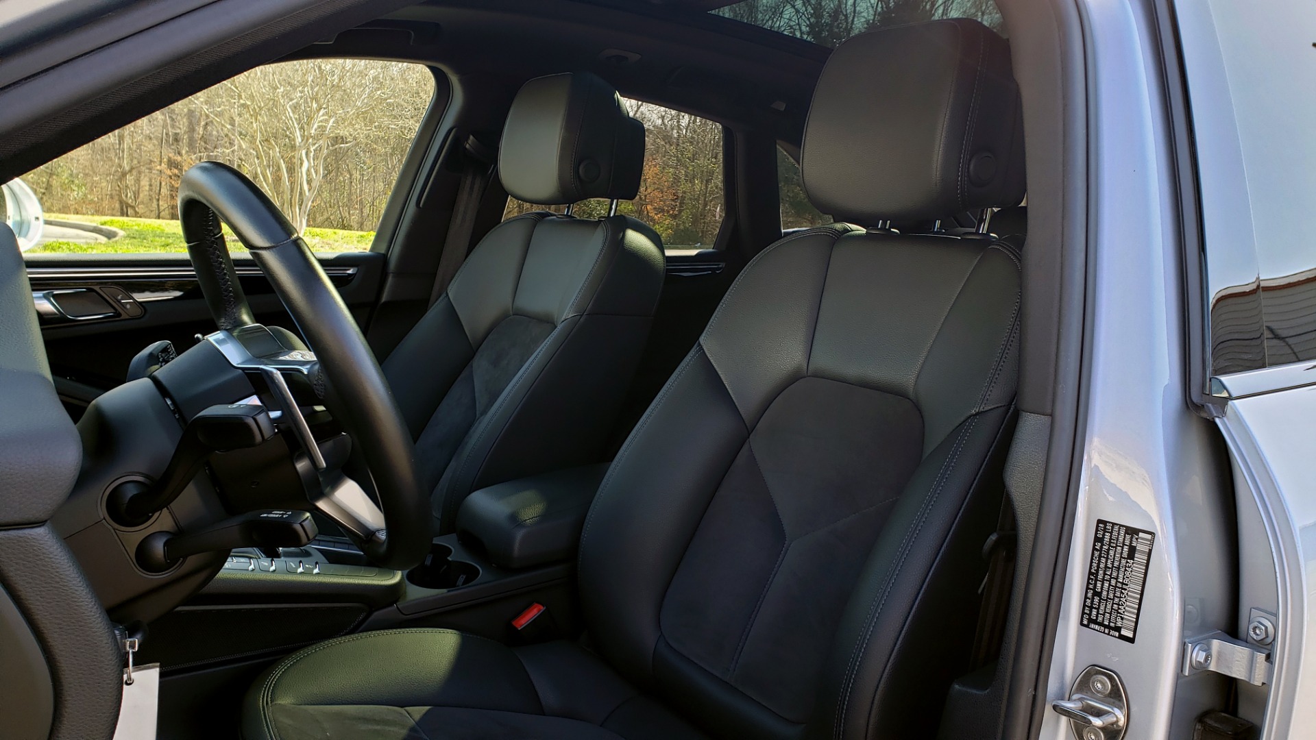 Used 2018 Porsche MACAN AWD / PDK / NAV / PANO-ROOF / BOSE / REARVIEW / LCA for sale Sold at Formula Imports in Charlotte NC 28227 35