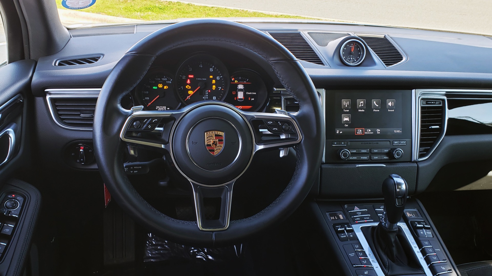 Used 2018 Porsche MACAN AWD / PDK / NAV / PANO-ROOF / BOSE / REARVIEW / LCA for sale Sold at Formula Imports in Charlotte NC 28227 37