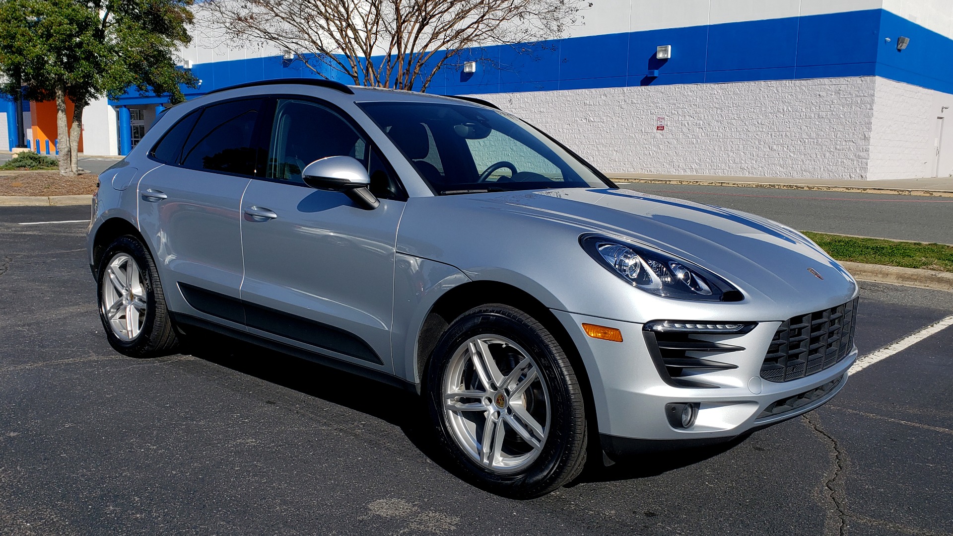 Used 2018 Porsche MACAN AWD / PDK / NAV / PANO-ROOF / BOSE / REARVIEW / LCA for sale Sold at Formula Imports in Charlotte NC 28227 4