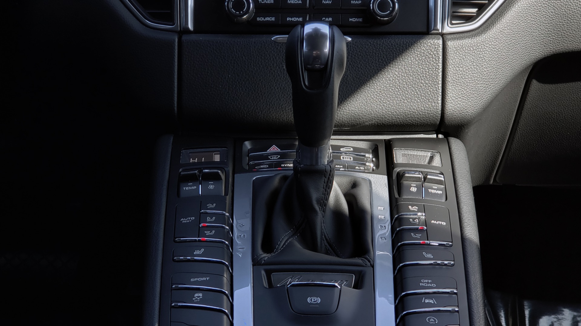 Used 2018 Porsche MACAN AWD / PDK / NAV / PANO-ROOF / BOSE / REARVIEW / LCA for sale Sold at Formula Imports in Charlotte NC 28227 80