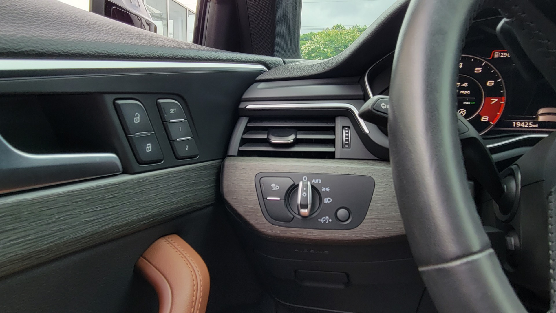 Used 2019 Audi A4 PREMIUM PLUS QUATTRO / SPORT / NAV / SUNROOF / REARVIEW for sale Sold at Formula Imports in Charlotte NC 28227 29