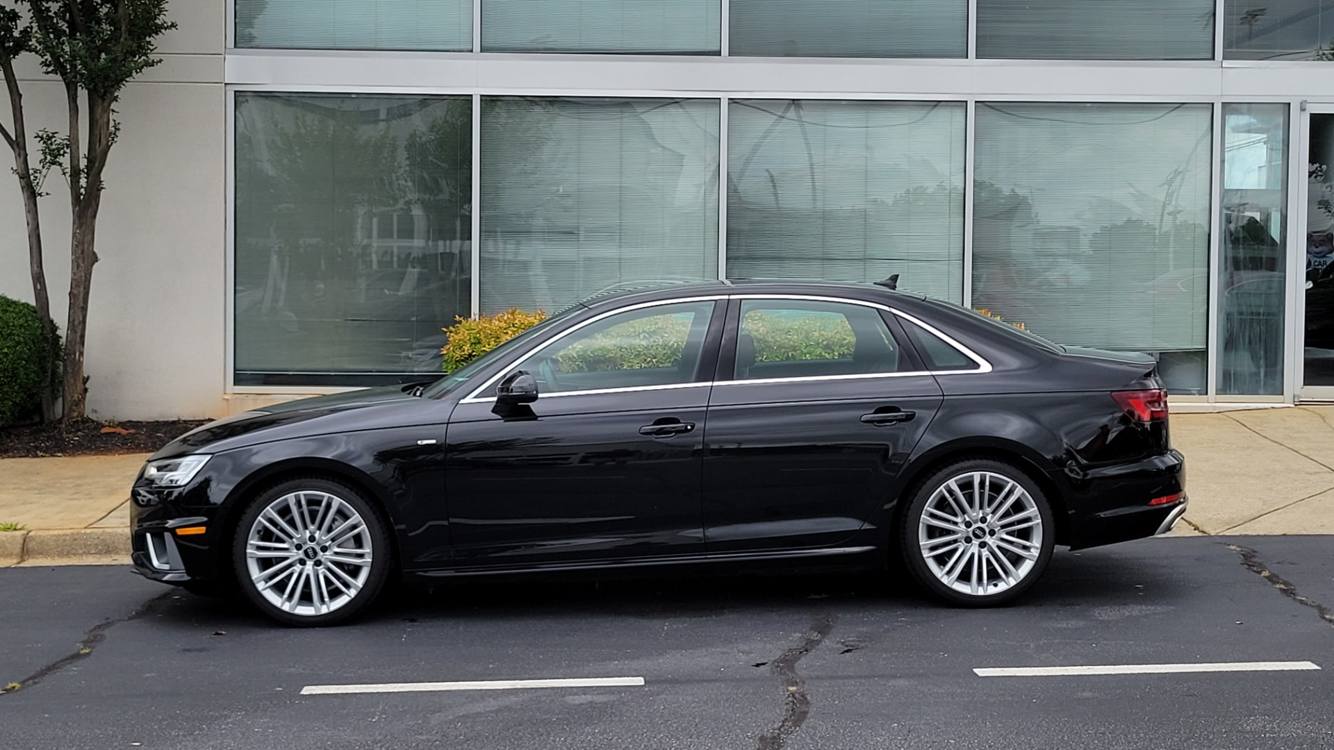 Used 2019 Audi A4 PREMIUM PLUS QUATTRO / SPORT / NAV / SUNROOF / REARVIEW for sale Sold at Formula Imports in Charlotte NC 28227 3