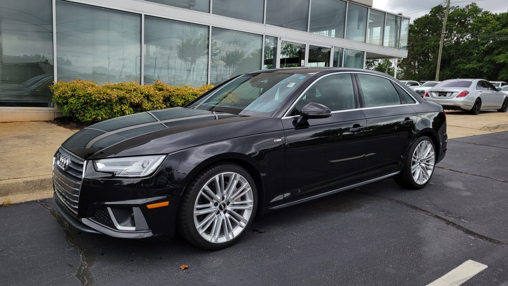 Used 2019 Audi A4 PREMIUM PLUS QUATTRO / SPORT / NAV / SUNROOF / REARVIEW for sale $37,495 at Formula Imports in Charlotte NC 28227 1