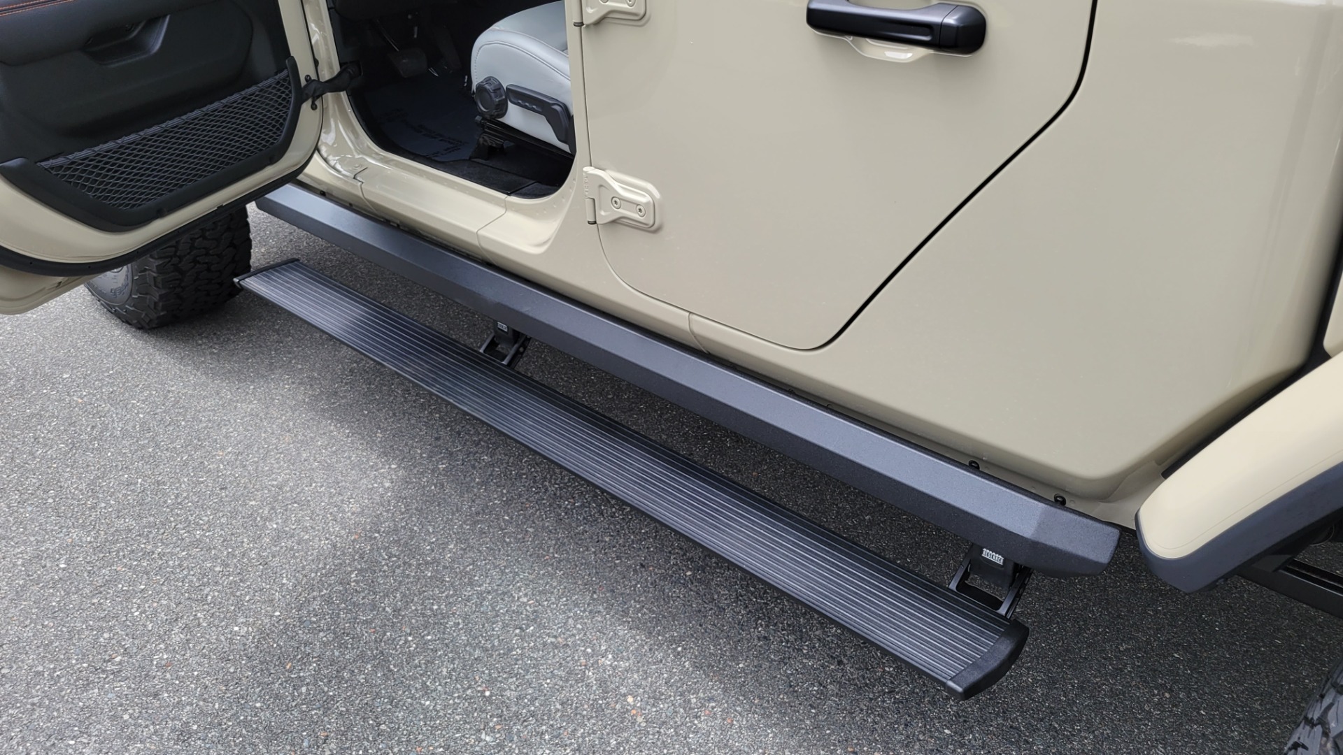 Used 2020 Jeep GLADIATOR MOJAVE 4X4 / 3.6L / AUTO / NAV / COLOR HARD-TOP / ALPINE / REARVIEW for sale Sold at Formula Imports in Charlotte NC 28227 15