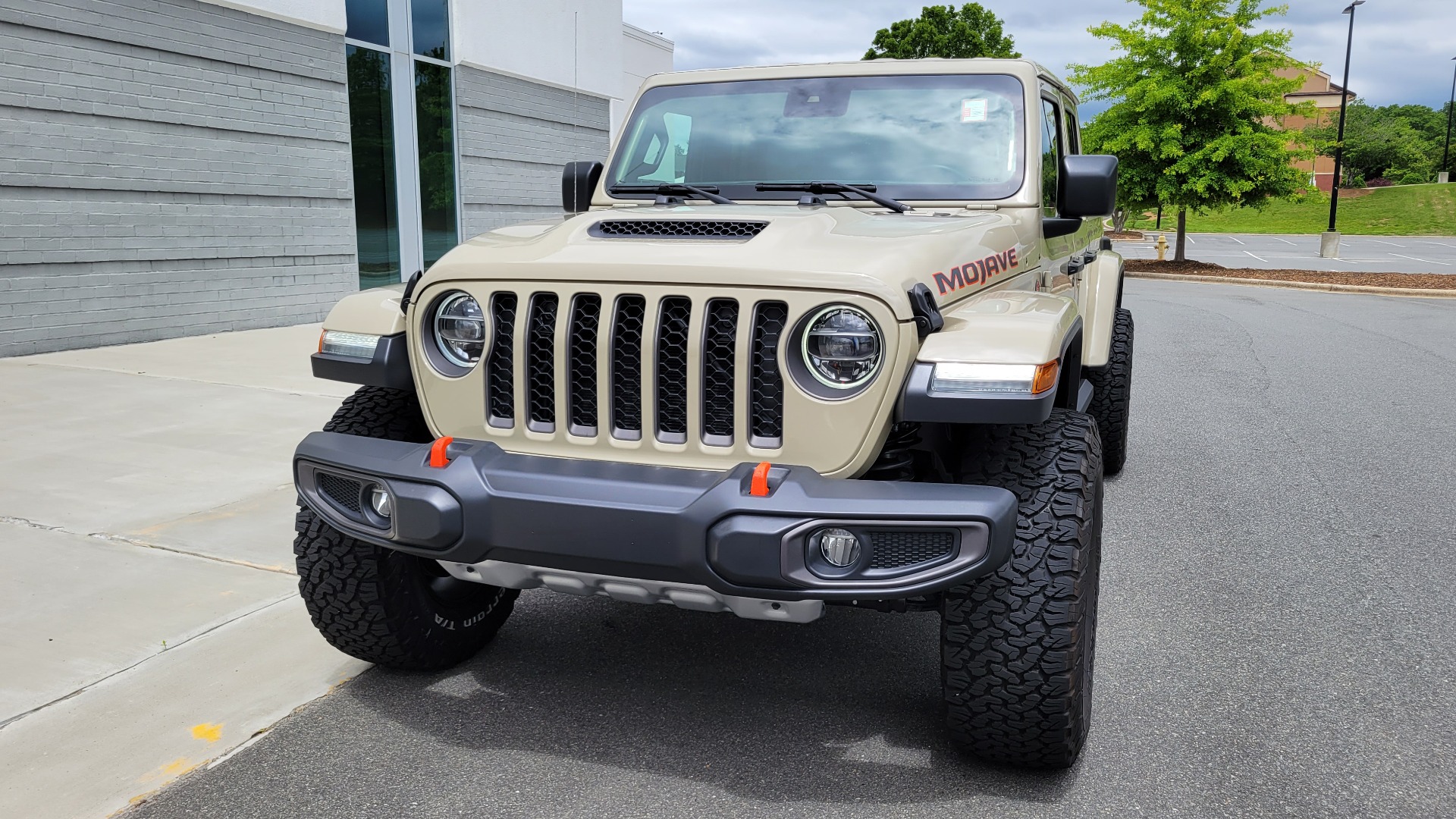 Used 2020 Jeep GLADIATOR MOJAVE 4X4 / 3.6L / AUTO / NAV / COLOR HARD-TOP / ALPINE / REARVIEW for sale $58,995 at Formula Imports in Charlotte NC 28227 4
