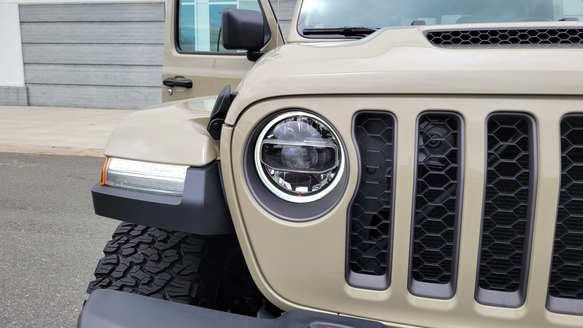 Used 2020 Jeep GLADIATOR MOJAVE 4X4 / 3.6L / AUTO / NAV / COLOR HARD-TOP / ALPINE / REARVIEW for sale $58,995 at Formula Imports in Charlotte NC 28227 57