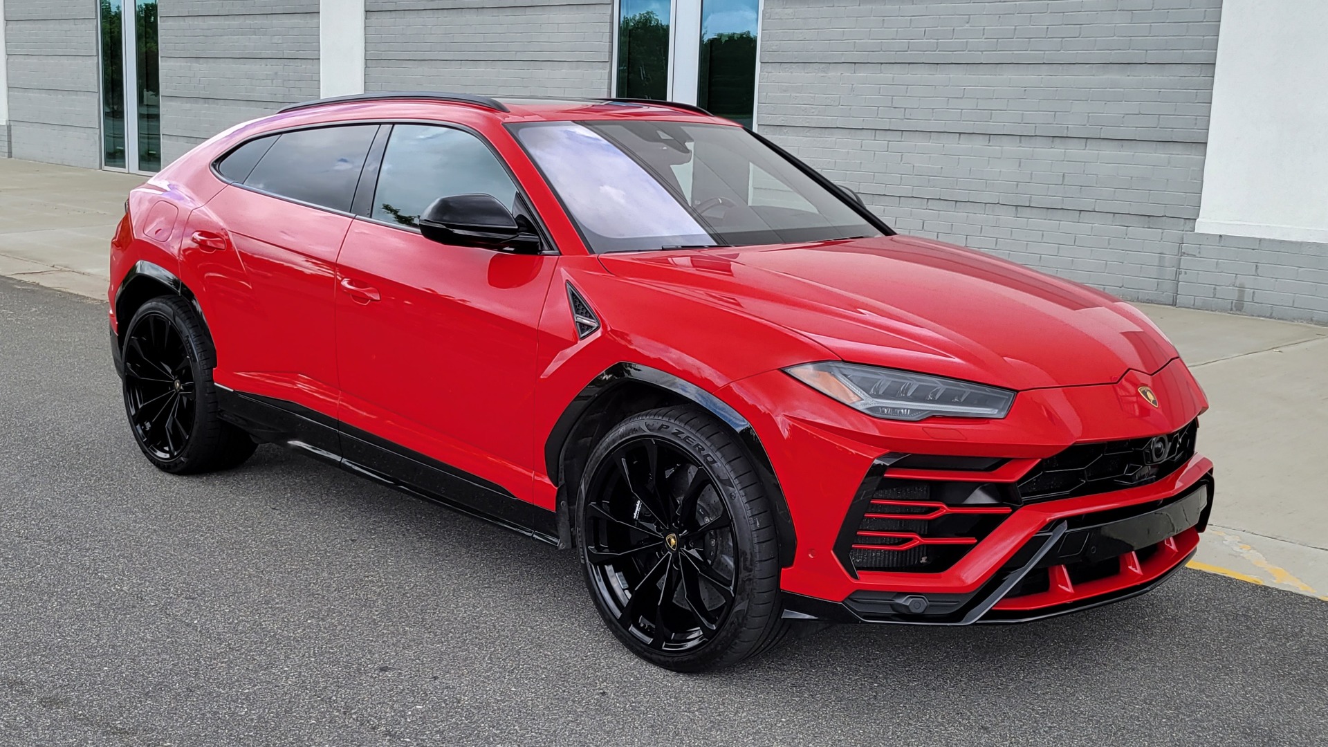 Used 2019 Lamborghini URUS 4.0L V8 / AUTO / AWD / NAV / SUNROOF / LEATHER / REARVIEW for sale Sold at Formula Imports in Charlotte NC 28227 10