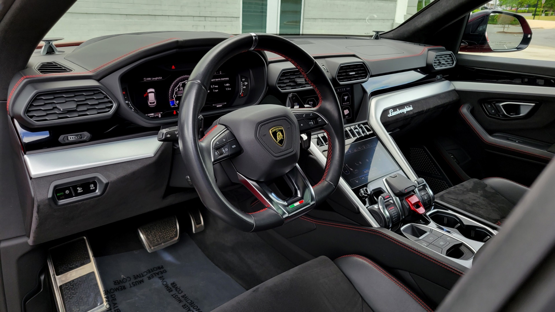 Used 2019 Lamborghini URUS 4.0L V8 / AUTO / AWD / NAV / SUNROOF / LEATHER / REARVIEW for sale Sold at Formula Imports in Charlotte NC 28227 100