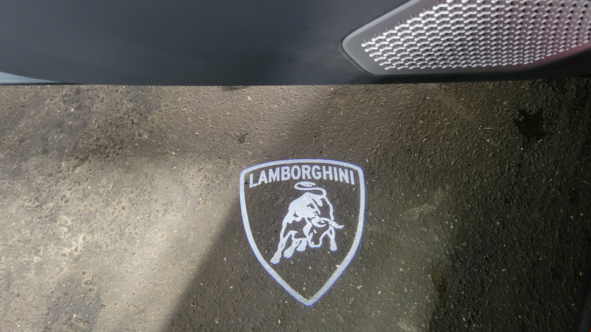 Used 2019 Lamborghini URUS 4.0L V8 / AUTO / AWD / NAV / SUNROOF / LEATHER / REARVIEW for sale Sold at Formula Imports in Charlotte NC 28227 11