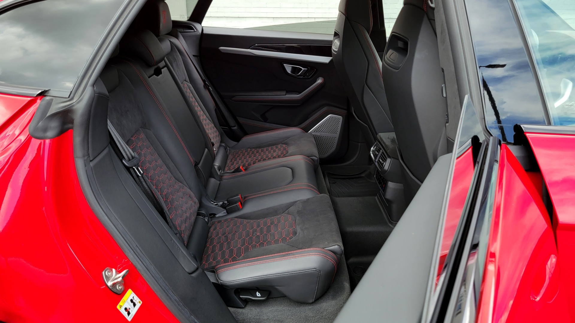 Used 2019 Lamborghini URUS 4.0L V8 / AUTO / AWD / NAV / SUNROOF / LEATHER / REARVIEW for sale Sold at Formula Imports in Charlotte NC 28227 114