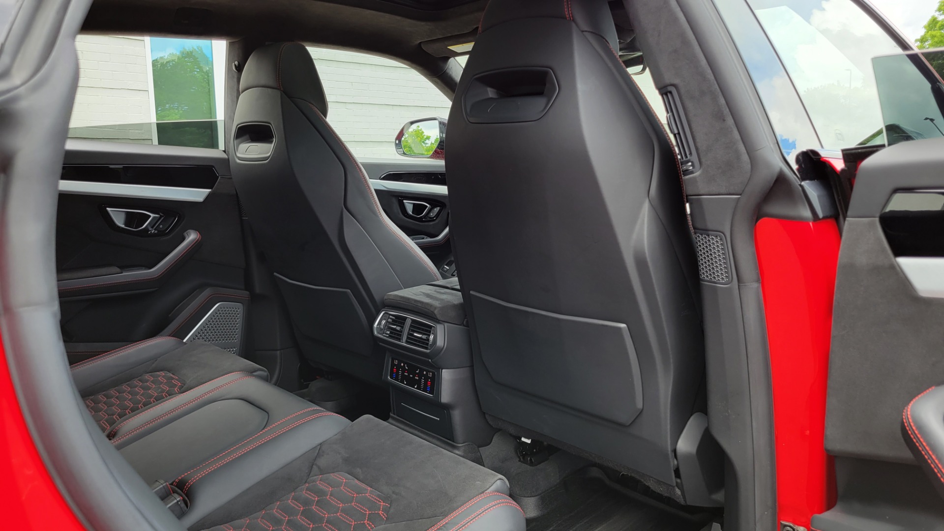 Used 2019 Lamborghini URUS 4.0L V8 / AUTO / AWD / NAV / SUNROOF / LEATHER / REARVIEW for sale Sold at Formula Imports in Charlotte NC 28227 115