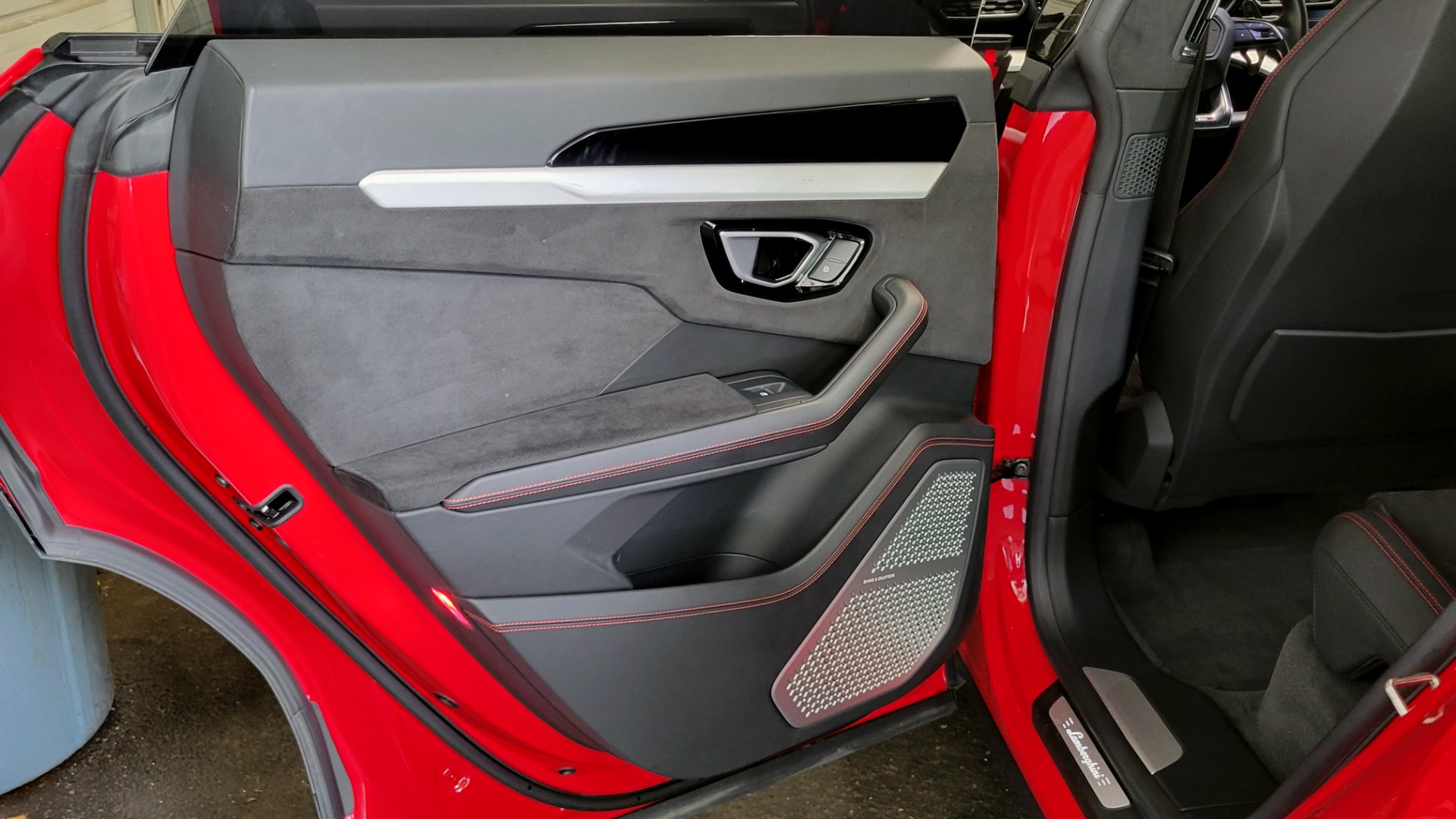 Used 2019 Lamborghini URUS 4.0L V8 / AUTO / AWD / NAV / SUNROOF / LEATHER / REARVIEW for sale Sold at Formula Imports in Charlotte NC 28227 20