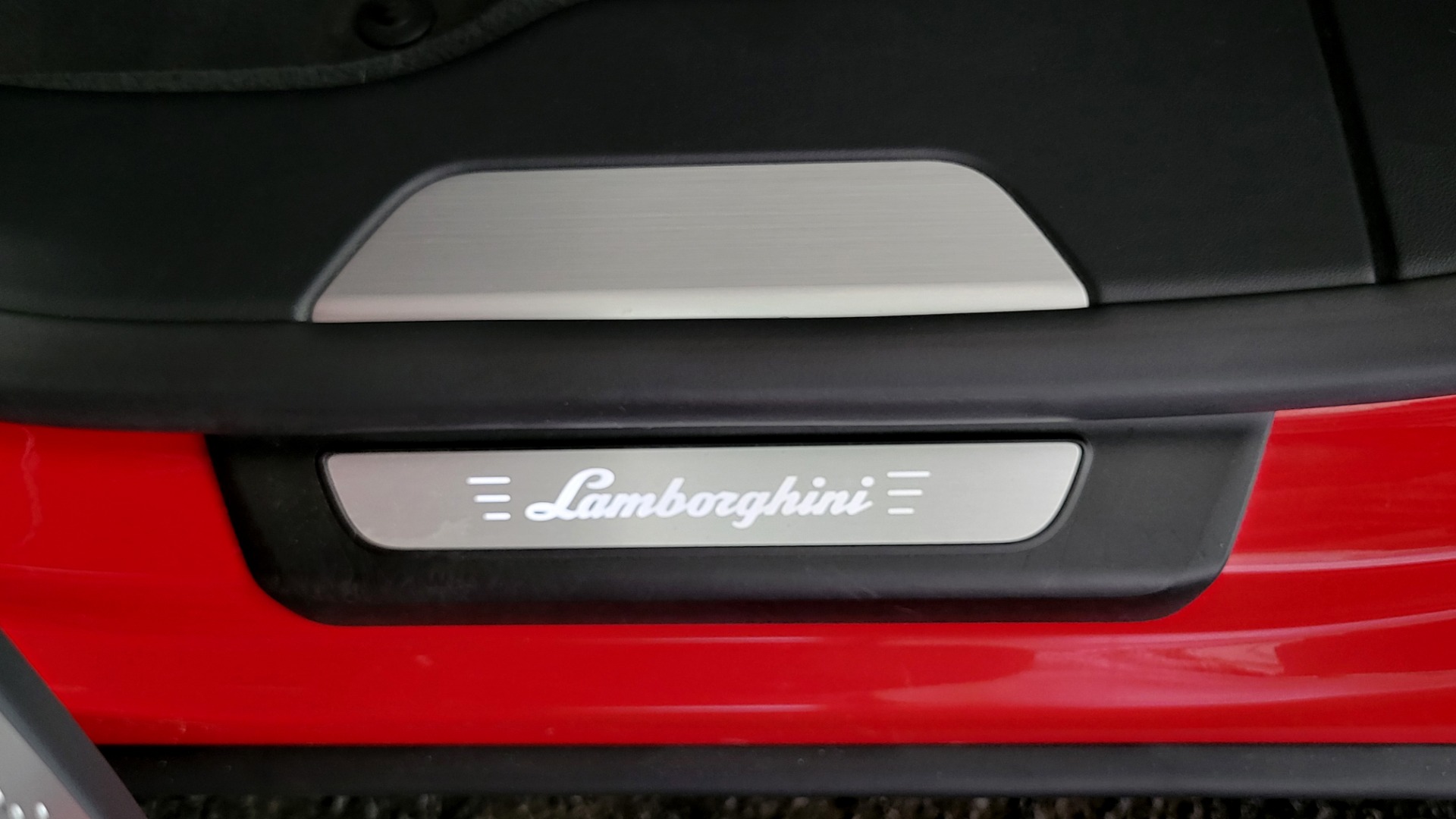 Used 2019 Lamborghini URUS 4.0L V8 / AUTO / AWD / NAV / SUNROOF / LEATHER / REARVIEW for sale Sold at Formula Imports in Charlotte NC 28227 24