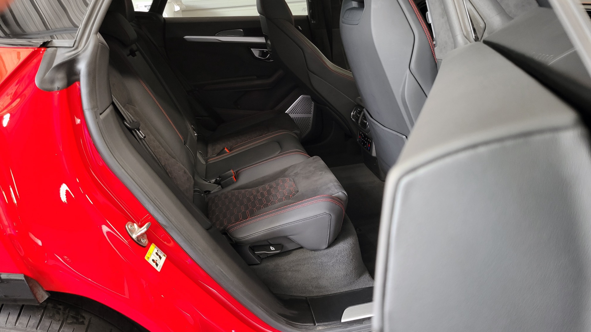 Used 2019 Lamborghini URUS 4.0L V8 / AUTO / AWD / NAV / SUNROOF / LEATHER / REARVIEW for sale Sold at Formula Imports in Charlotte NC 28227 29