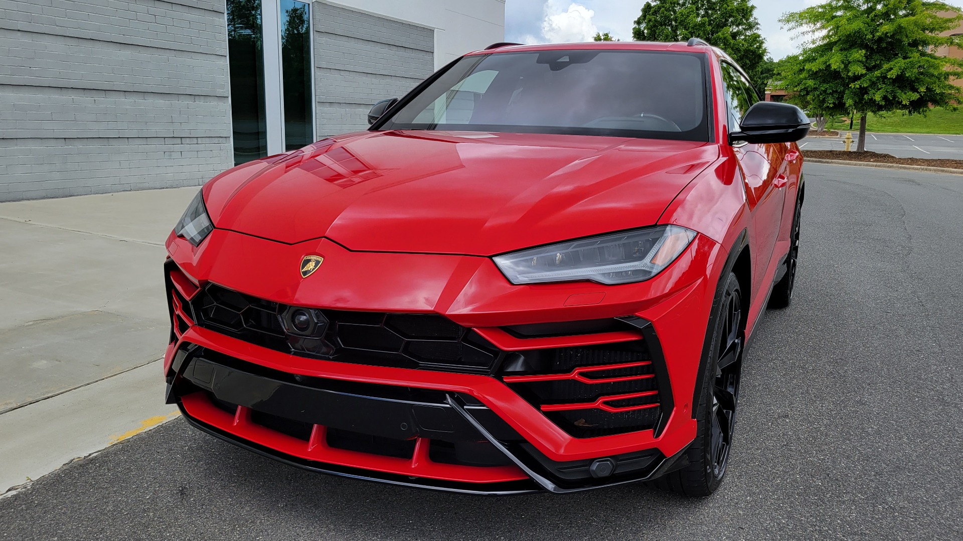 Used 2019 Lamborghini URUS 4.0L V8 / AUTO / AWD / NAV / SUNROOF / LEATHER / REARVIEW for sale Sold at Formula Imports in Charlotte NC 28227 3