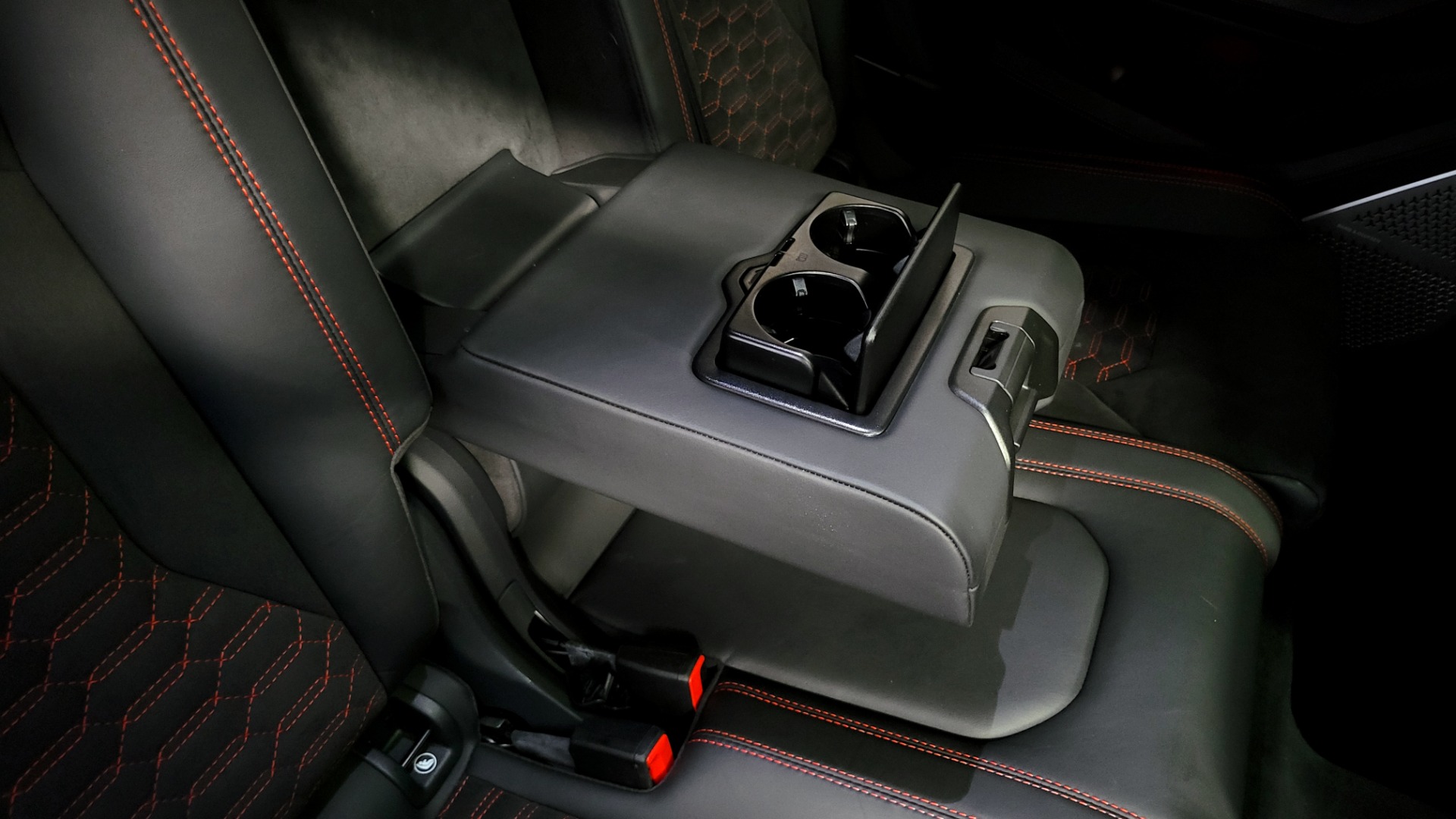 Used 2019 Lamborghini URUS 4.0L V8 / AUTO / AWD / NAV / SUNROOF / LEATHER / REARVIEW for sale Sold at Formula Imports in Charlotte NC 28227 31