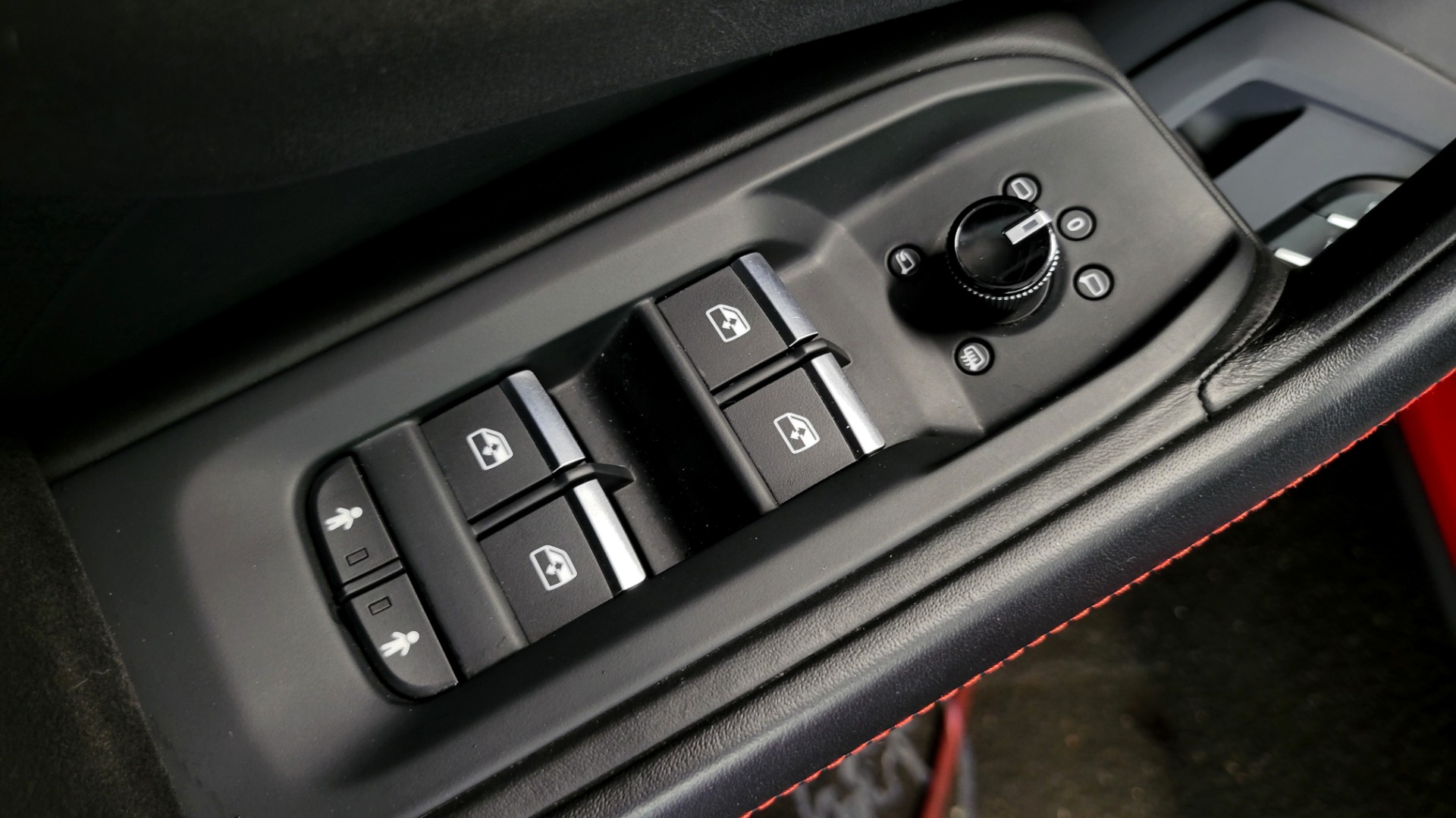 Used 2019 Lamborghini URUS 4.0L V8 / AUTO / AWD / NAV / SUNROOF / LEATHER / REARVIEW for sale Sold at Formula Imports in Charlotte NC 28227 42
