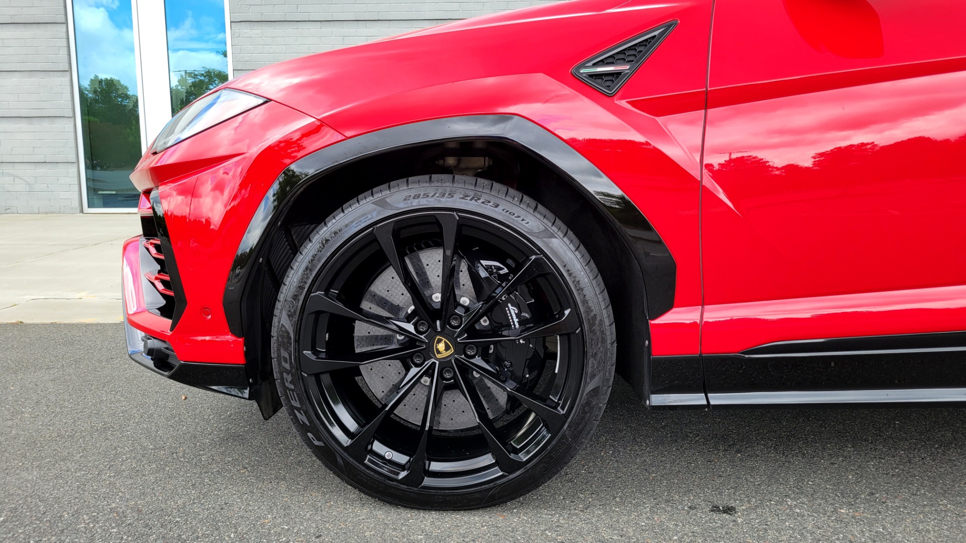 Used 2019 Lamborghini URUS 4.0L V8 / AUTO / AWD / NAV / SUNROOF / LEATHER / REARVIEW for sale Sold at Formula Imports in Charlotte NC 28227 60