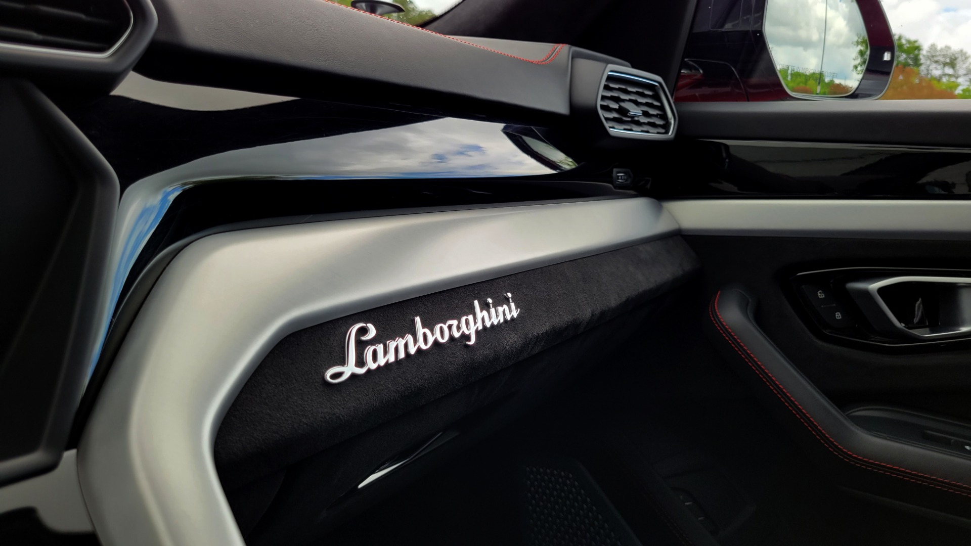 Used 2019 Lamborghini URUS 4.0L V8 / AUTO / AWD / NAV / SUNROOF / LEATHER / REARVIEW for sale Sold at Formula Imports in Charlotte NC 28227 82