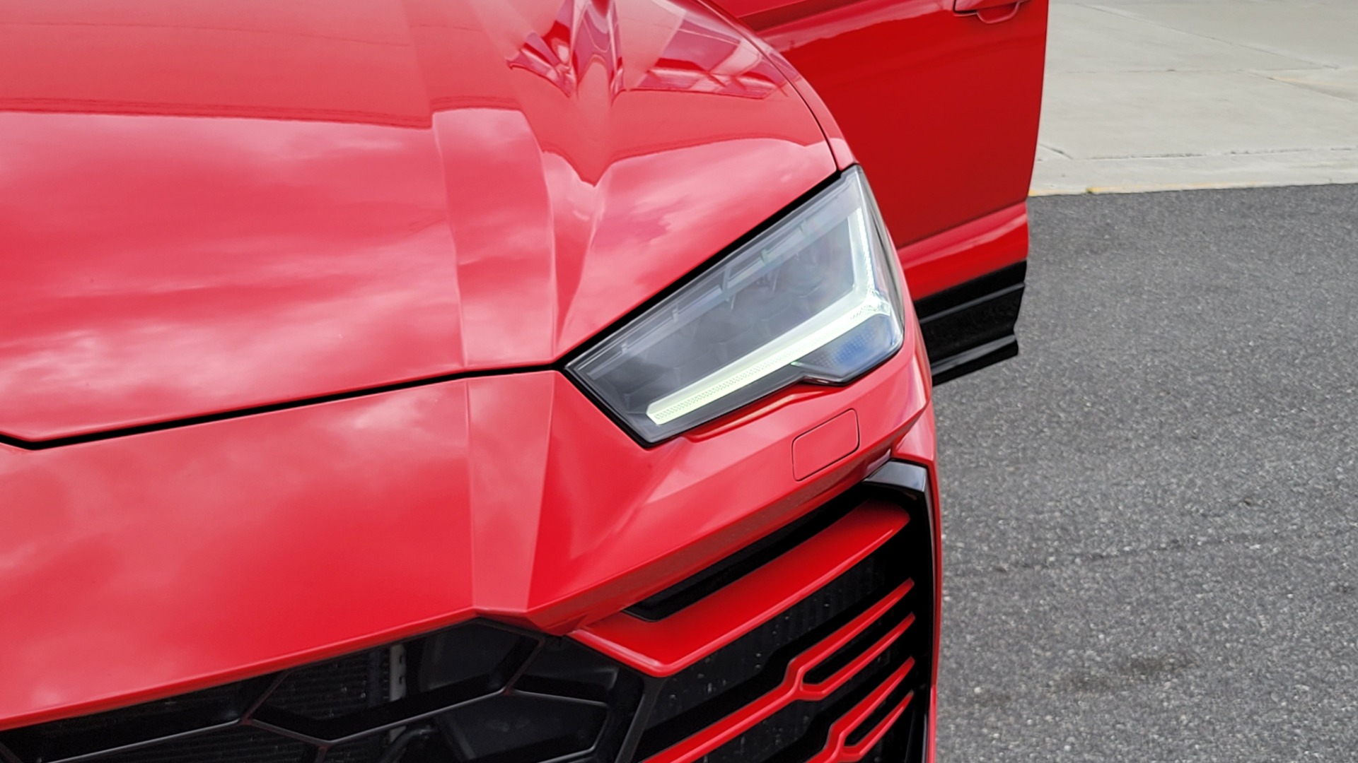Used 2019 Lamborghini URUS 4.0L V8 / AUTO / AWD / NAV / SUNROOF / LEATHER / REARVIEW for sale Sold at Formula Imports in Charlotte NC 28227 89