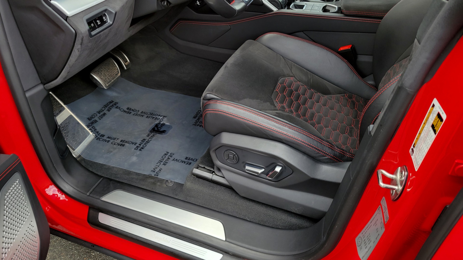 Used 2019 Lamborghini URUS 4.0L V8 / AUTO / AWD / NAV / SUNROOF / LEATHER / REARVIEW for sale Sold at Formula Imports in Charlotte NC 28227 98