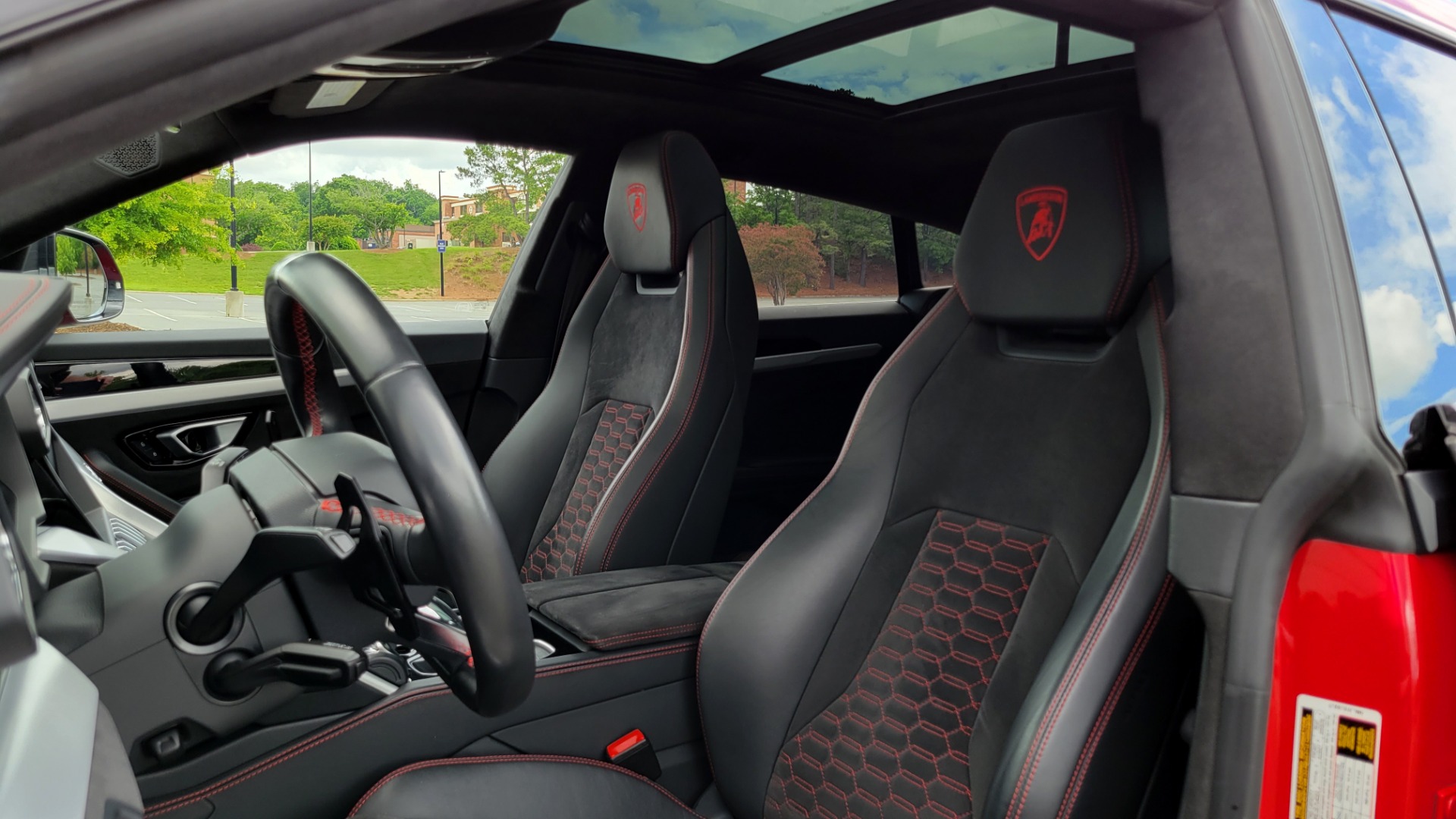 Used 2019 Lamborghini URUS 4.0L V8 / AUTO / AWD / NAV / SUNROOF / LEATHER / REARVIEW for sale Sold at Formula Imports in Charlotte NC 28227 99