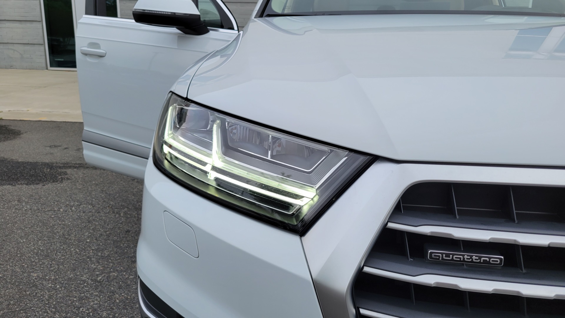 Used 2019 Audi Q7 PRESTIGE / CONV PKG / BOSE / HUD / CLD WTHR / TOWING / REARVIEW for sale Sold at Formula Imports in Charlotte NC 28227 29