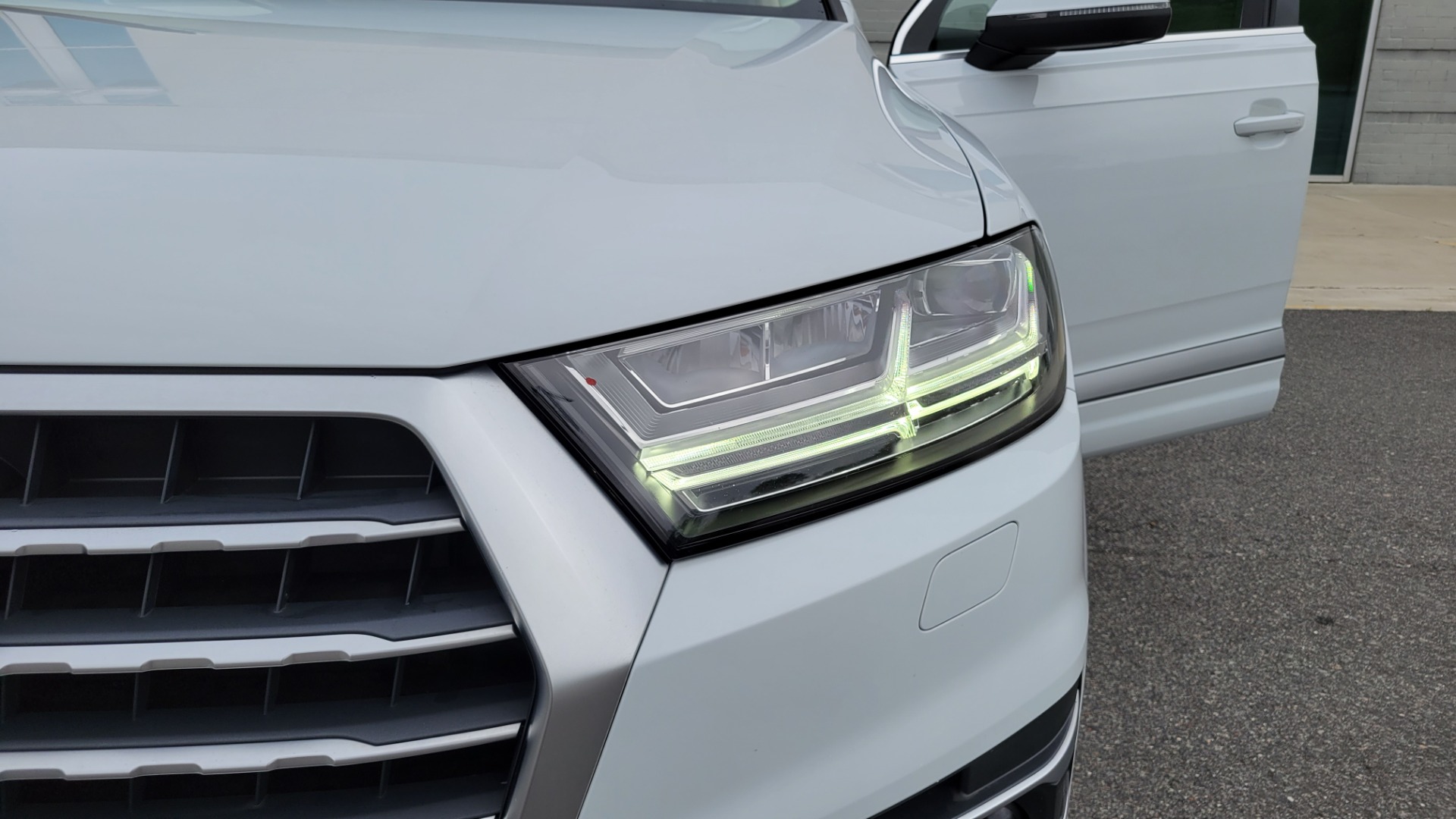 Used 2019 Audi Q7 PRESTIGE / CONV PKG / BOSE / HUD / CLD WTHR / TOWING / REARVIEW for sale Sold at Formula Imports in Charlotte NC 28227 30