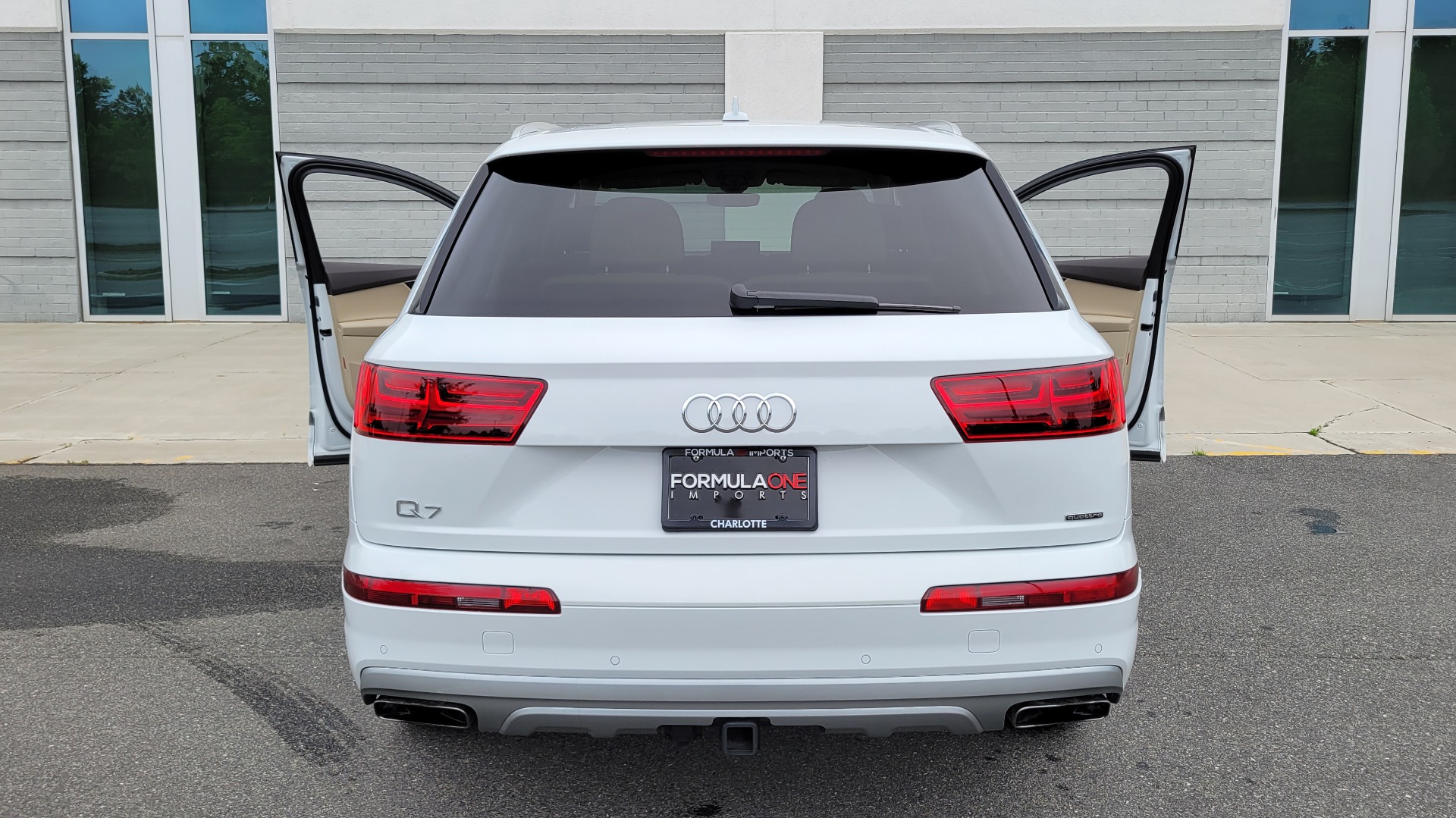 Used 2019 Audi Q7 PRESTIGE / CONV PKG / BOSE / HUD / CLD WTHR / TOWING / REARVIEW for sale Sold at Formula Imports in Charlotte NC 28227 34