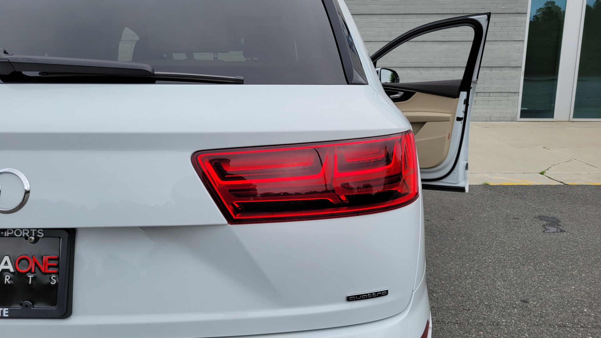 Used 2019 Audi Q7 PRESTIGE / CONV PKG / BOSE / HUD / CLD WTHR / TOWING / REARVIEW for sale $51,995 at Formula Imports in Charlotte NC 28227 36