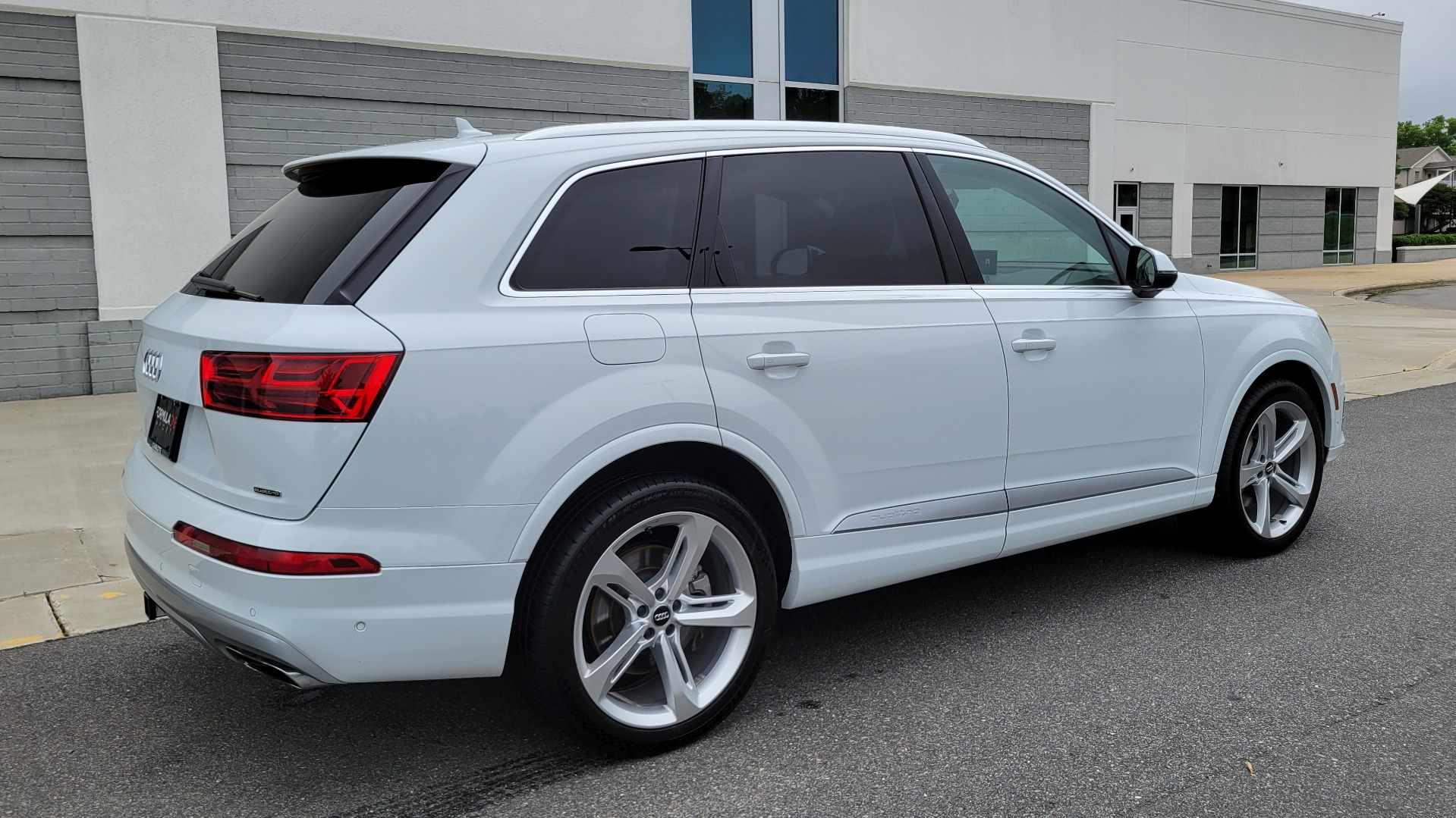 Used 2019 Audi Q7 PRESTIGE / CONV PKG / BOSE / HUD / CLD WTHR / TOWING / REARVIEW for sale Sold at Formula Imports in Charlotte NC 28227 9