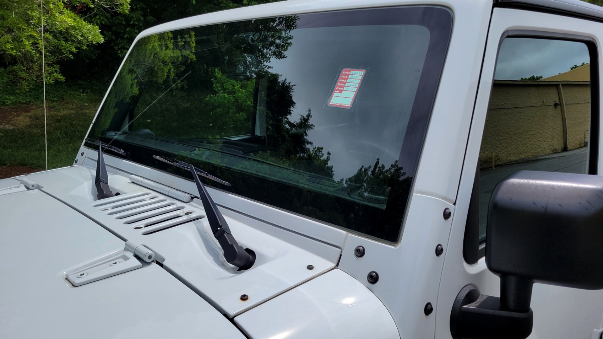 Used 2015 Jeep WRANGLER UNLIMITED SAHARA 4X4 / 3.6L / AUTO / 3-PC HARD-TOP / NAVIGATION for sale $33,995 at Formula Imports in Charlotte NC 28227 11