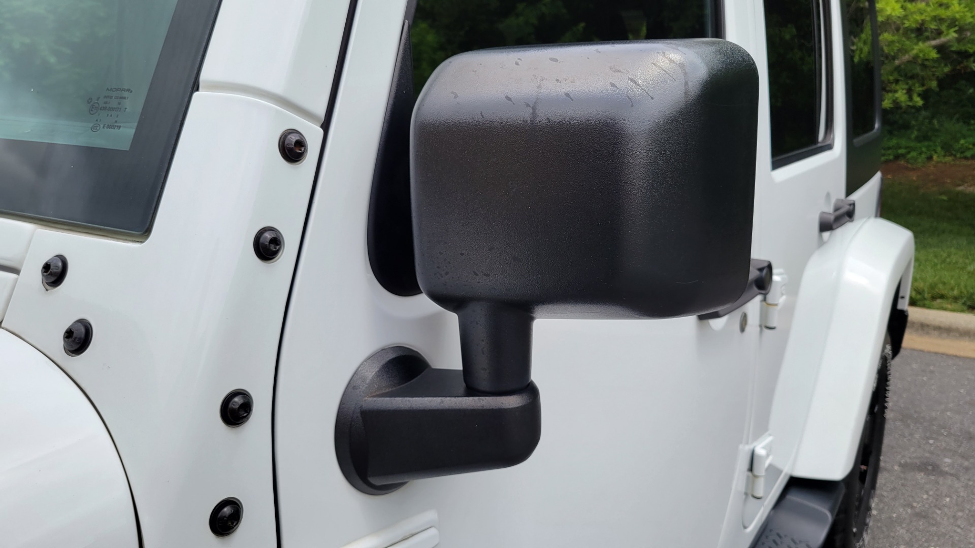 Used 2015 Jeep WRANGLER UNLIMITED SAHARA 4X4 / 3.6L / AUTO / 3-PC HARD-TOP / NAVIGATION for sale $33,995 at Formula Imports in Charlotte NC 28227 26