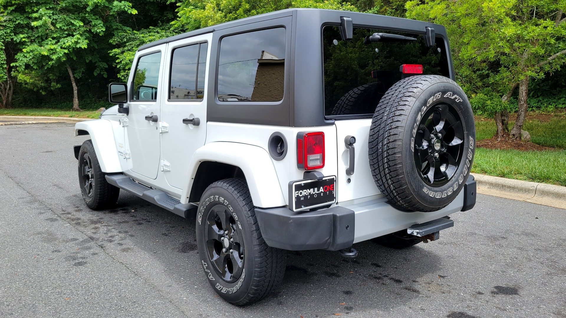 Used 2015 Jeep WRANGLER UNLIMITED SAHARA 4X4 / 3.6L / AUTO / 3-PC HARD-TOP / NAVIGATION for sale $33,995 at Formula Imports in Charlotte NC 28227 3