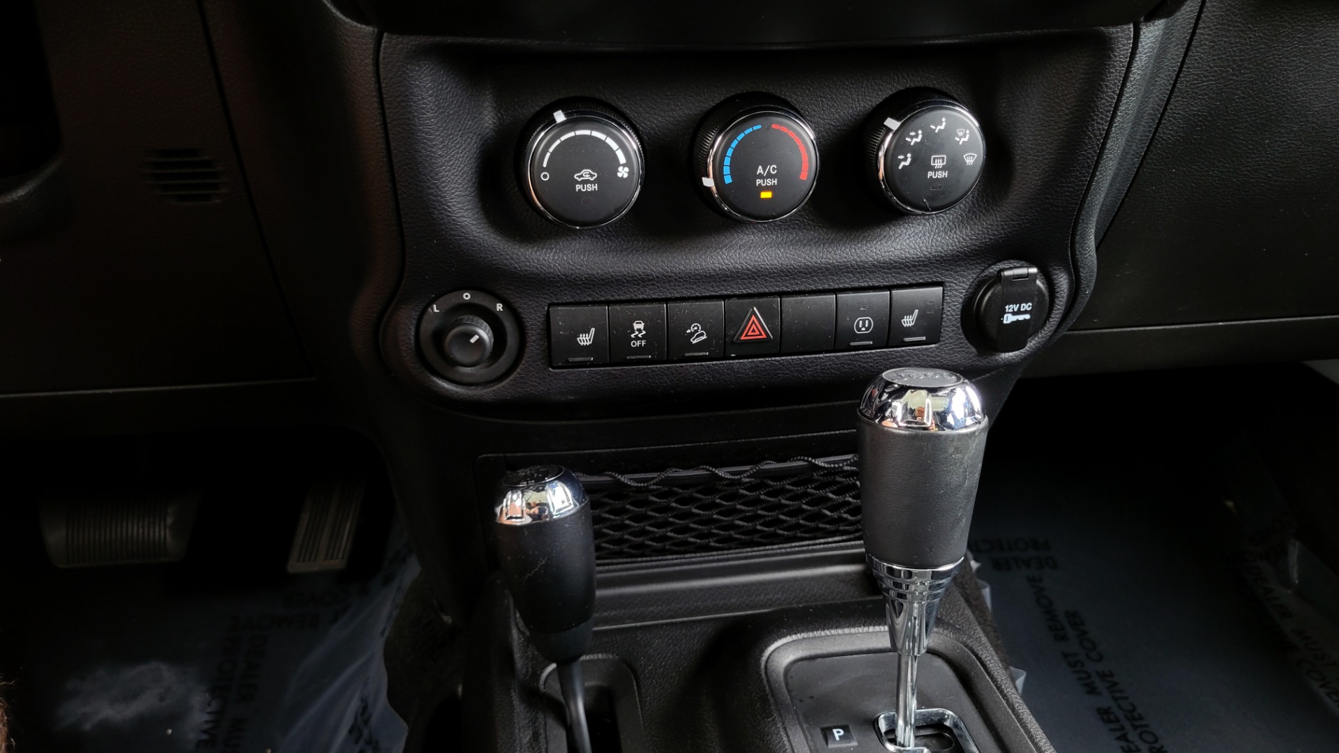 Used 2015 Jeep WRANGLER UNLIMITED SAHARA 4X4 / 3.6L / AUTO / 3-PC HARD-TOP / NAVIGATION for sale $33,995 at Formula Imports in Charlotte NC 28227 48