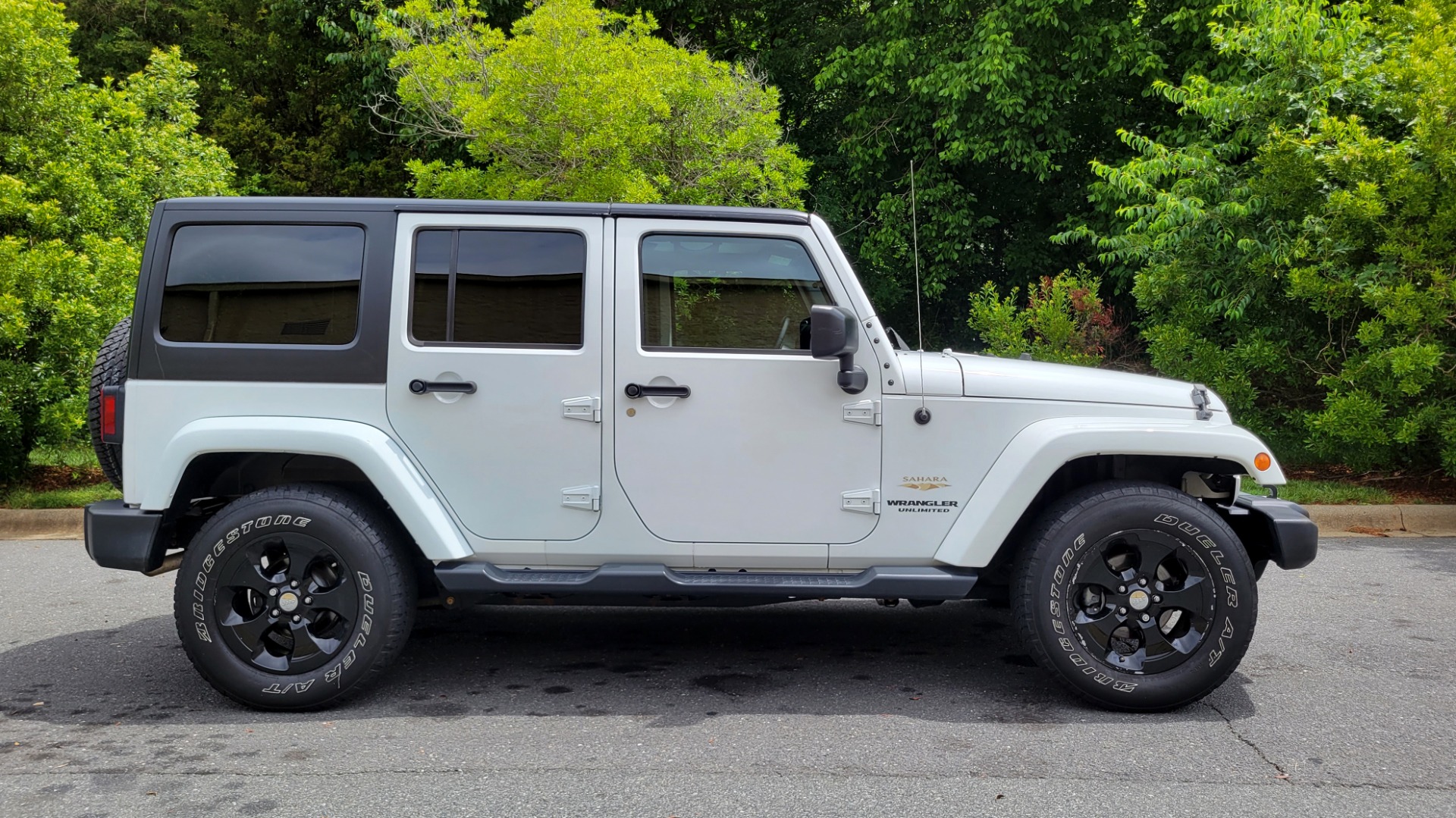 Used 2015 Jeep WRANGLER UNLIMITED SAHARA 4X4 / 3.6L / AUTO / 3-PC HARD-TOP / NAVIGATION for sale $33,995 at Formula Imports in Charlotte NC 28227 5