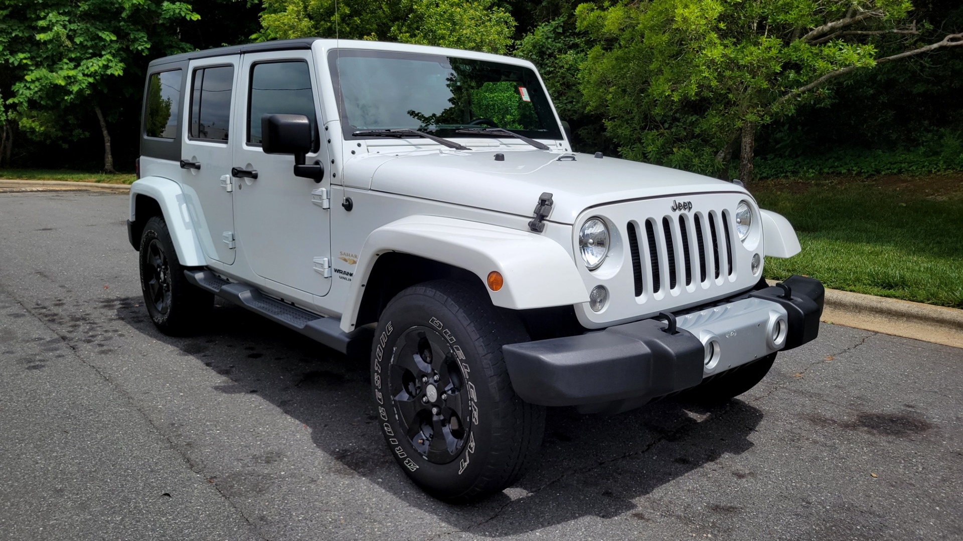 Used 2015 Jeep WRANGLER UNLIMITED SAHARA 4X4 / 3.6L / AUTO / 3-PC HARD-TOP / NAVIGATION for sale $33,995 at Formula Imports in Charlotte NC 28227 6