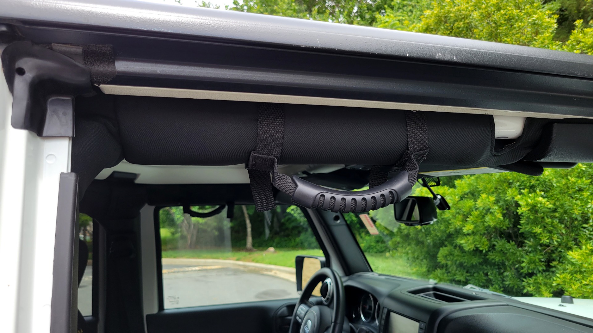 Used 2015 Jeep WRANGLER UNLIMITED SAHARA 4X4 / 3.6L / AUTO / 3-PC HARD-TOP / NAVIGATION for sale $33,995 at Formula Imports in Charlotte NC 28227 69
