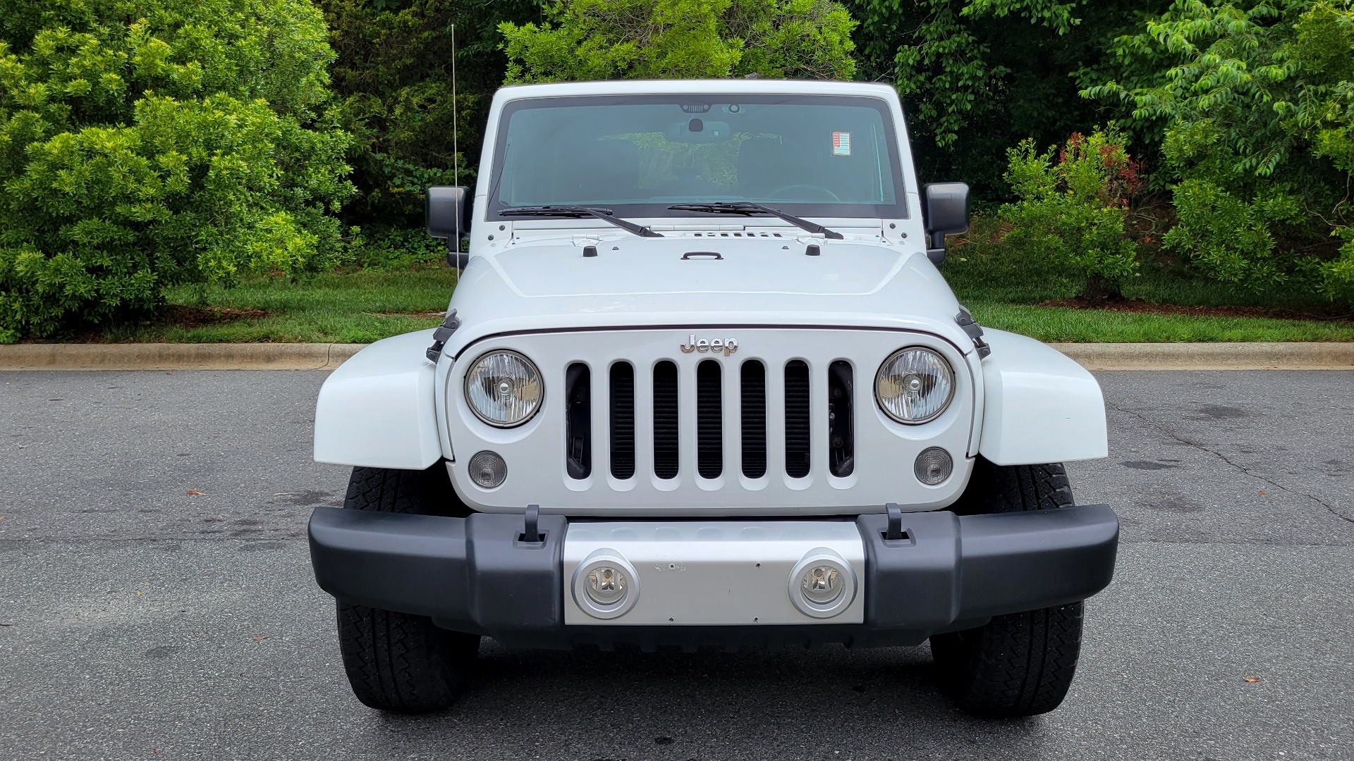 Used 2015 Jeep WRANGLER UNLIMITED SAHARA 4X4 / 3.6L / AUTO / 3-PC HARD-TOP / NAVIGATION for sale $33,995 at Formula Imports in Charlotte NC 28227 7