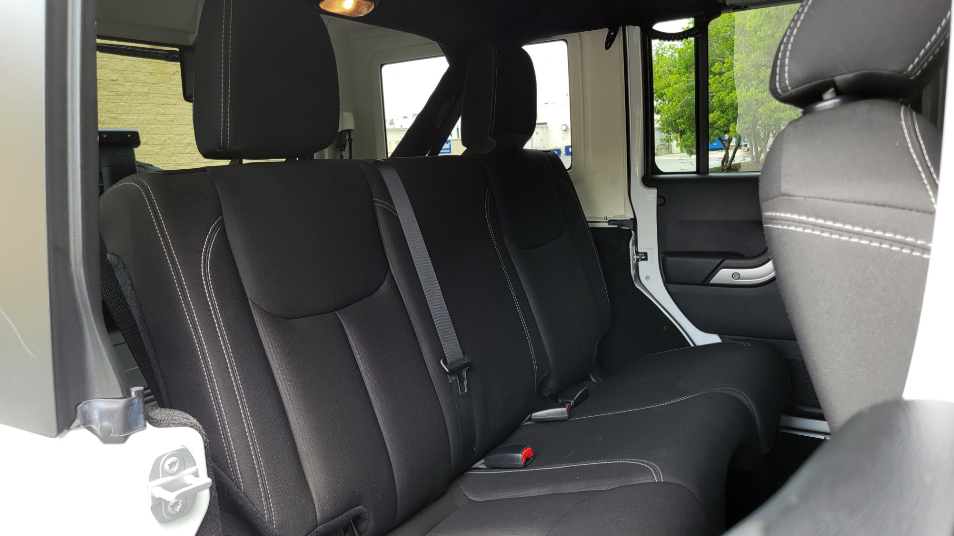 Used 2015 Jeep WRANGLER UNLIMITED SAHARA 4X4 / 3.6L / AUTO / 3-PC HARD-TOP / NAVIGATION for sale $33,995 at Formula Imports in Charlotte NC 28227 72