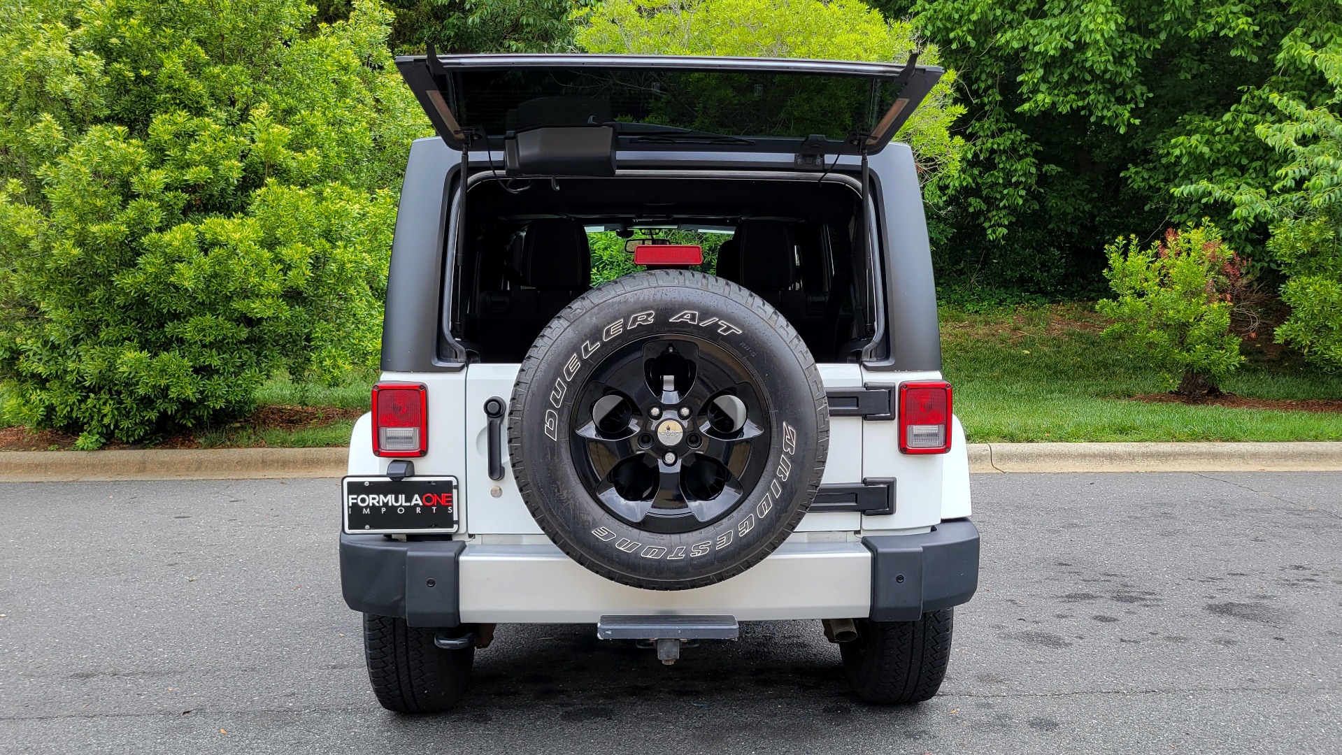 Used 2015 Jeep WRANGLER UNLIMITED SAHARA 4X4 / 3.6L / AUTO / 3-PC HARD-TOP / NAVIGATION for sale $33,995 at Formula Imports in Charlotte NC 28227 8